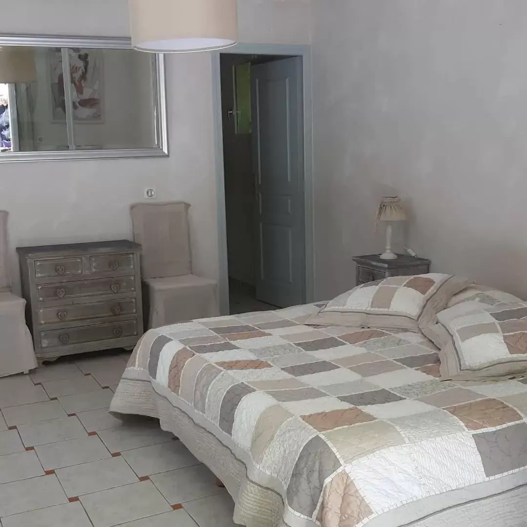 King Room with Pool View in Mas des Cigognes King Room with Pool View in Mas des Cigognes