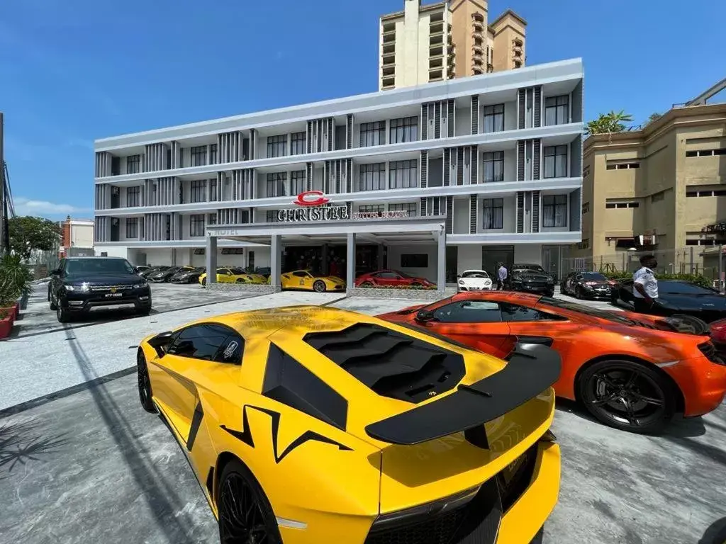 CHRISTEE SUITES HOTEL CHRISTEE SUITES HOTEL