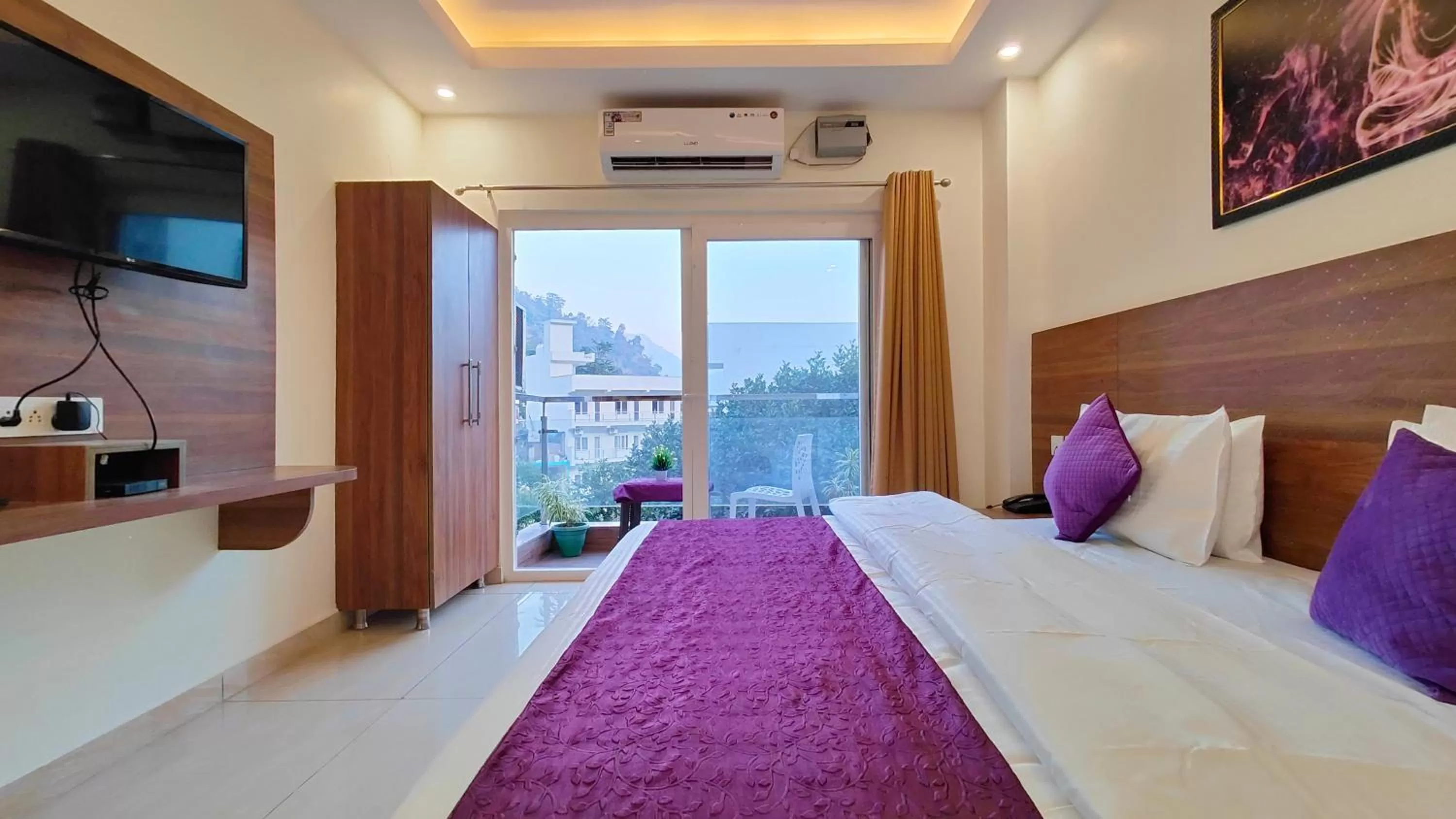 Bed in Perfectstayz Value Forest Valley Near Waterfall