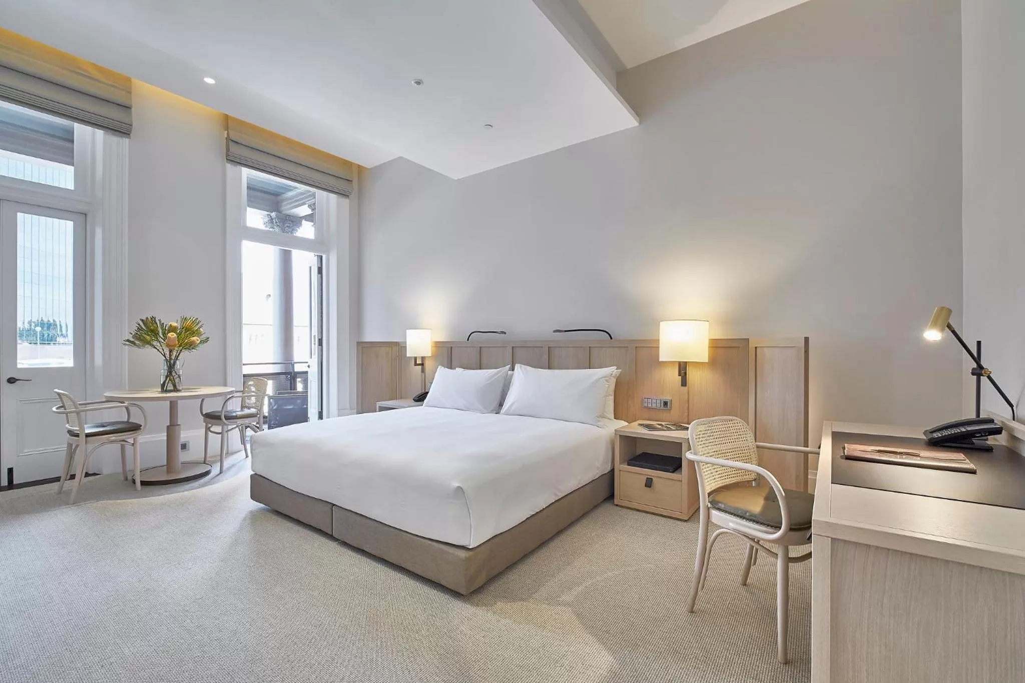 Photo of the whole room, Bed in COMO The Treasury