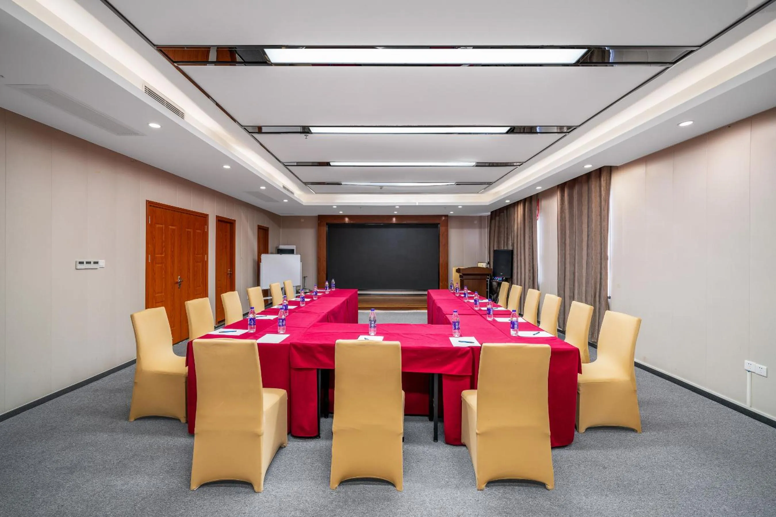 Meeting/conference room in Guangzhou Shi Liu Hotel