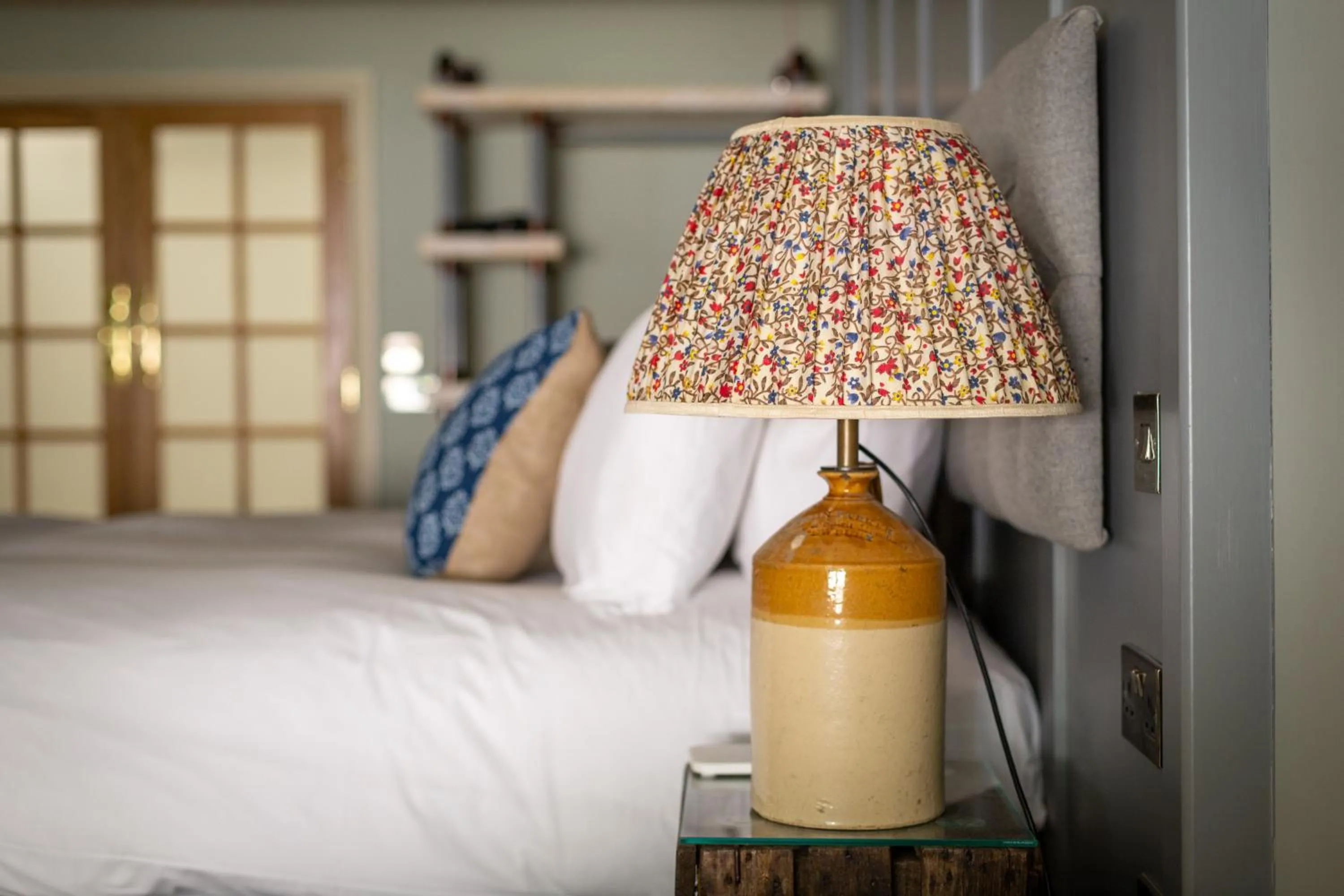 Bedroom, Bed in The Frogmill Hotel