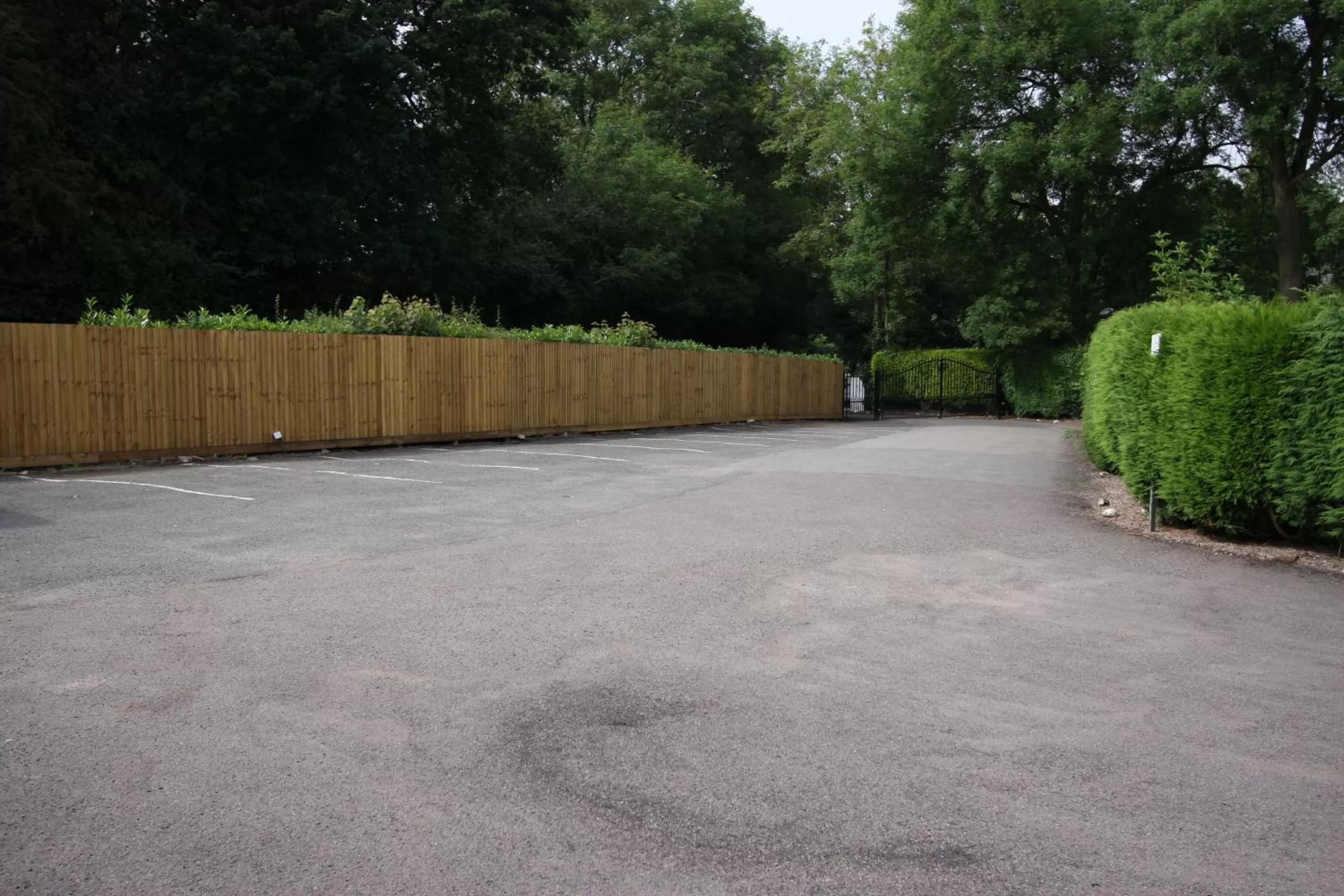 Facade/entrance in Broadwell Guest House
