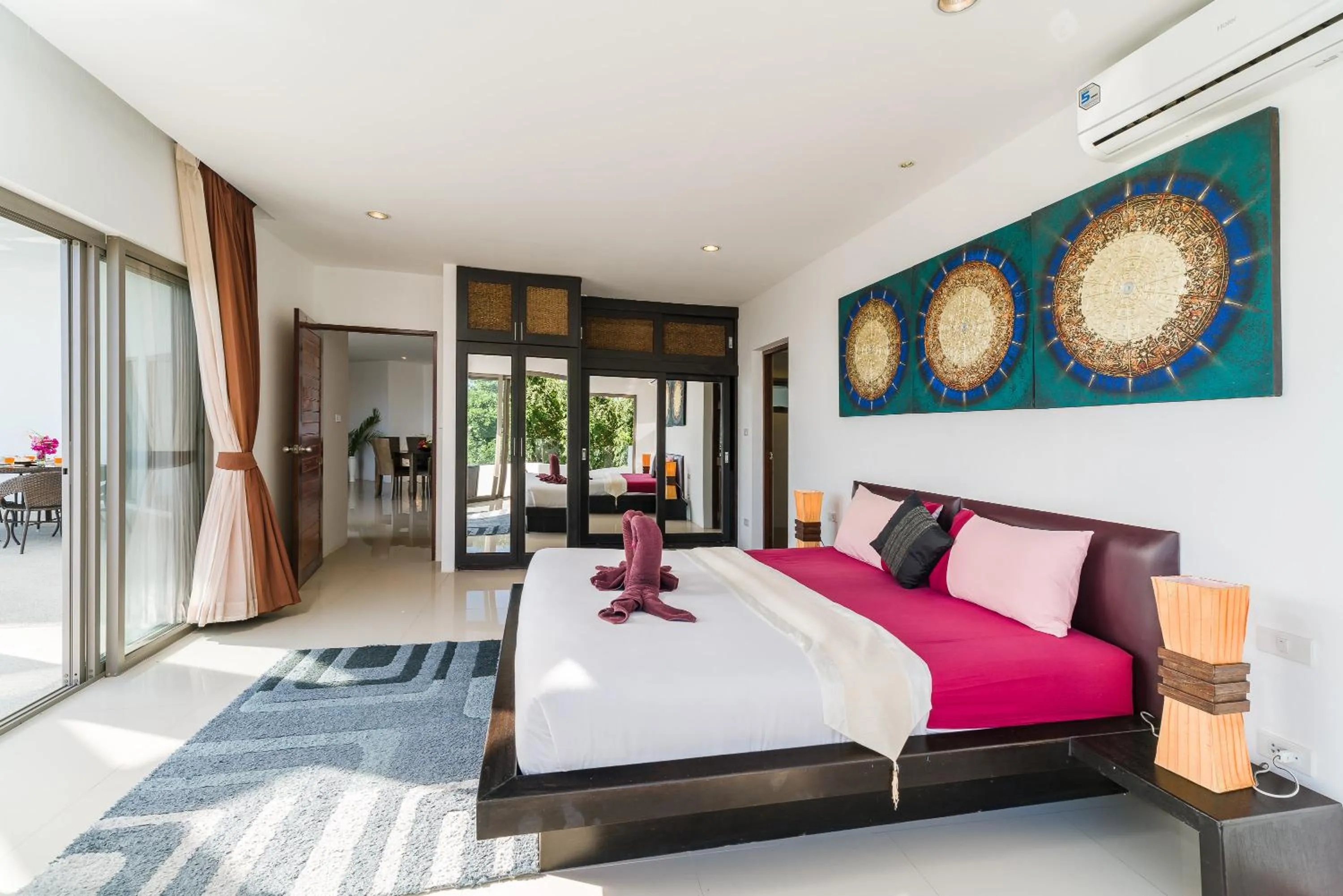 Bed in Tropical Sea View Residence