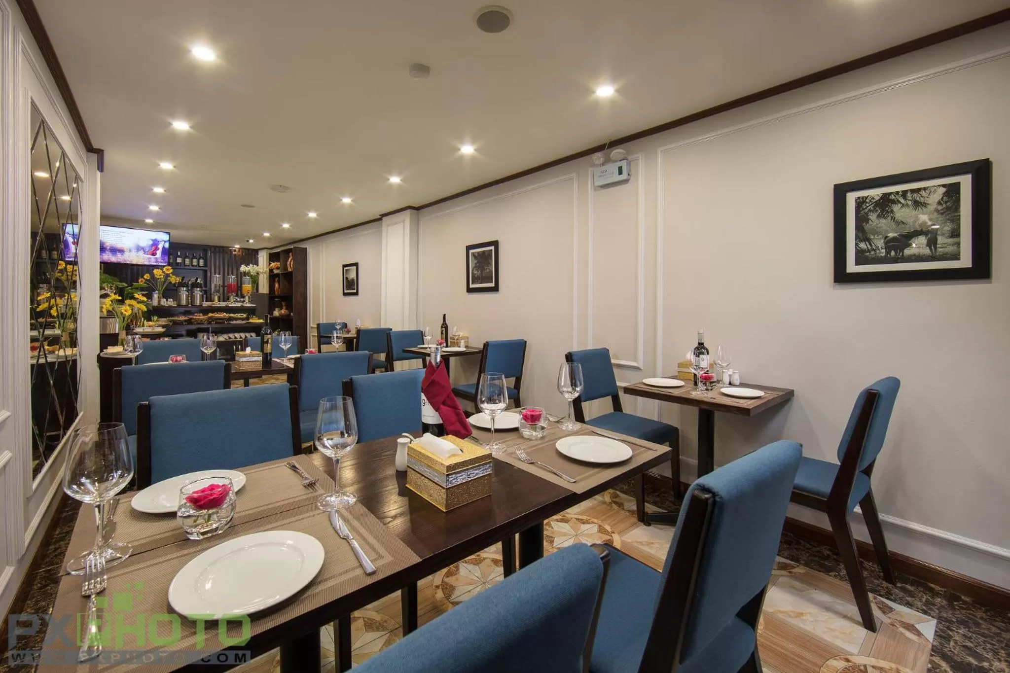 Food and drinks in MayFlower Hotel- Central Old Quarter