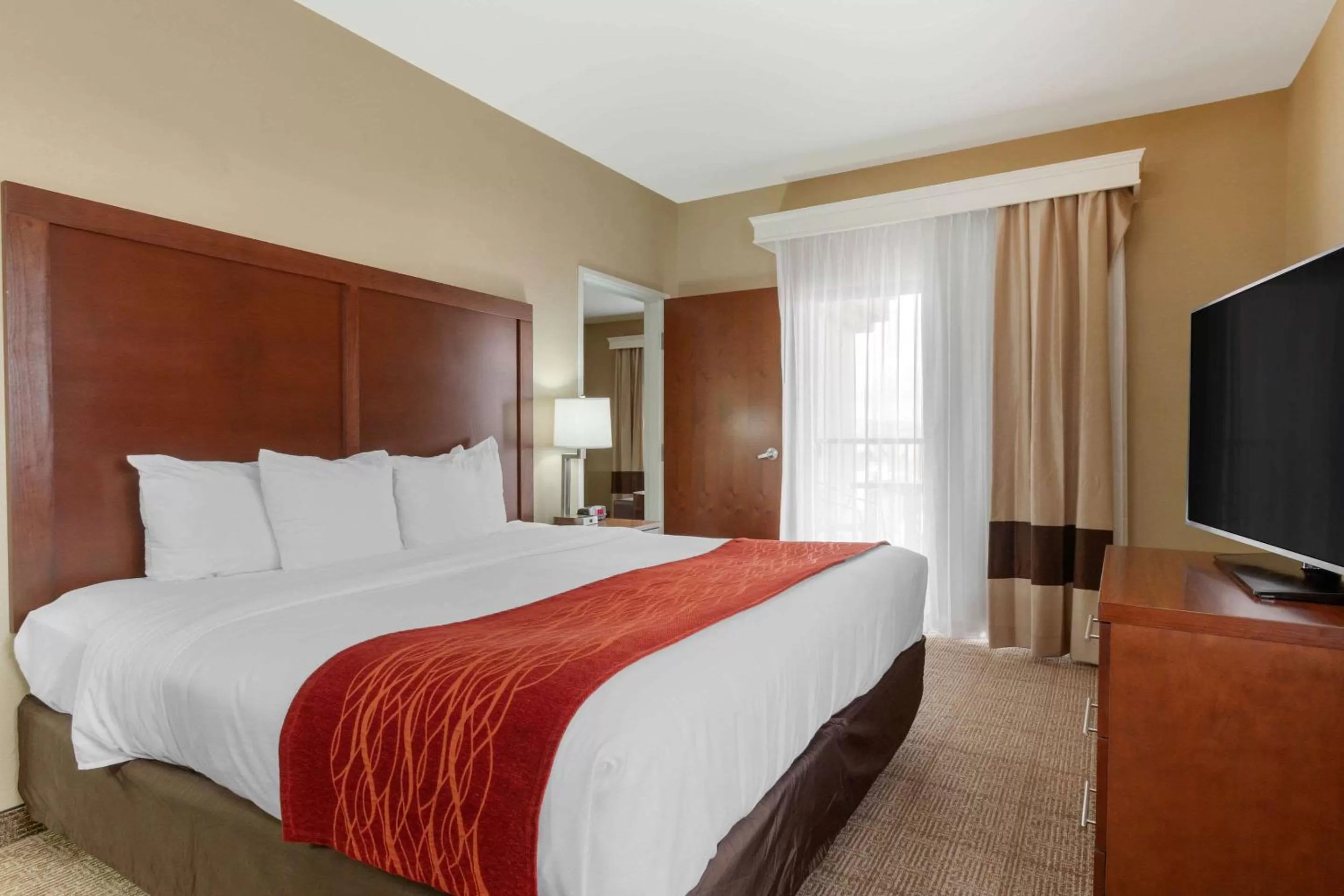 Photo of the whole room, Bed in Comfort Inn & Suites Page at Lake Powell