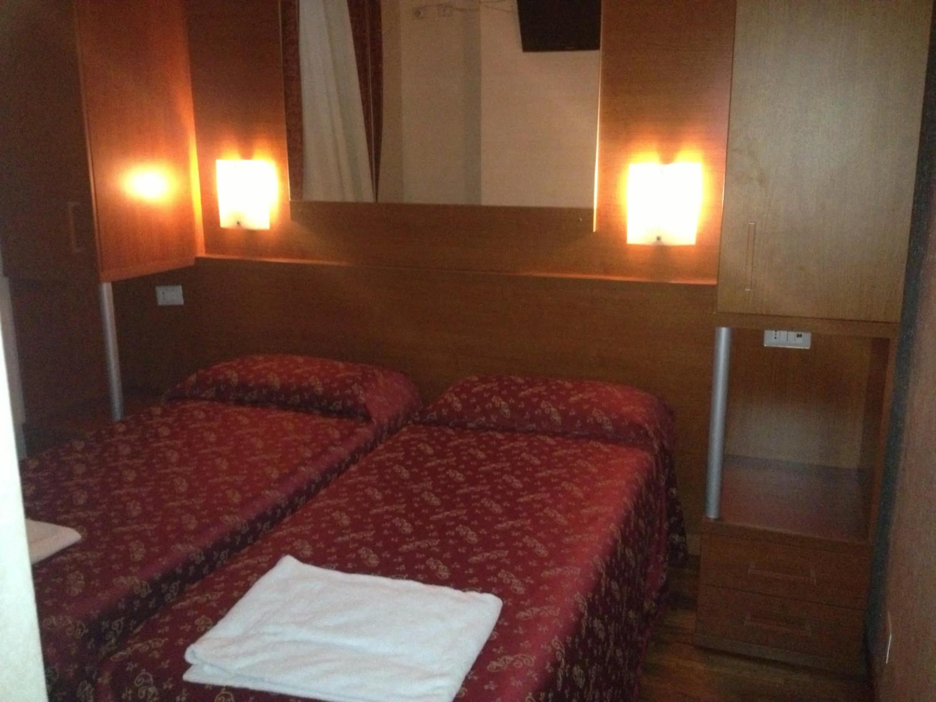 Bed in Toffa Place In Rome