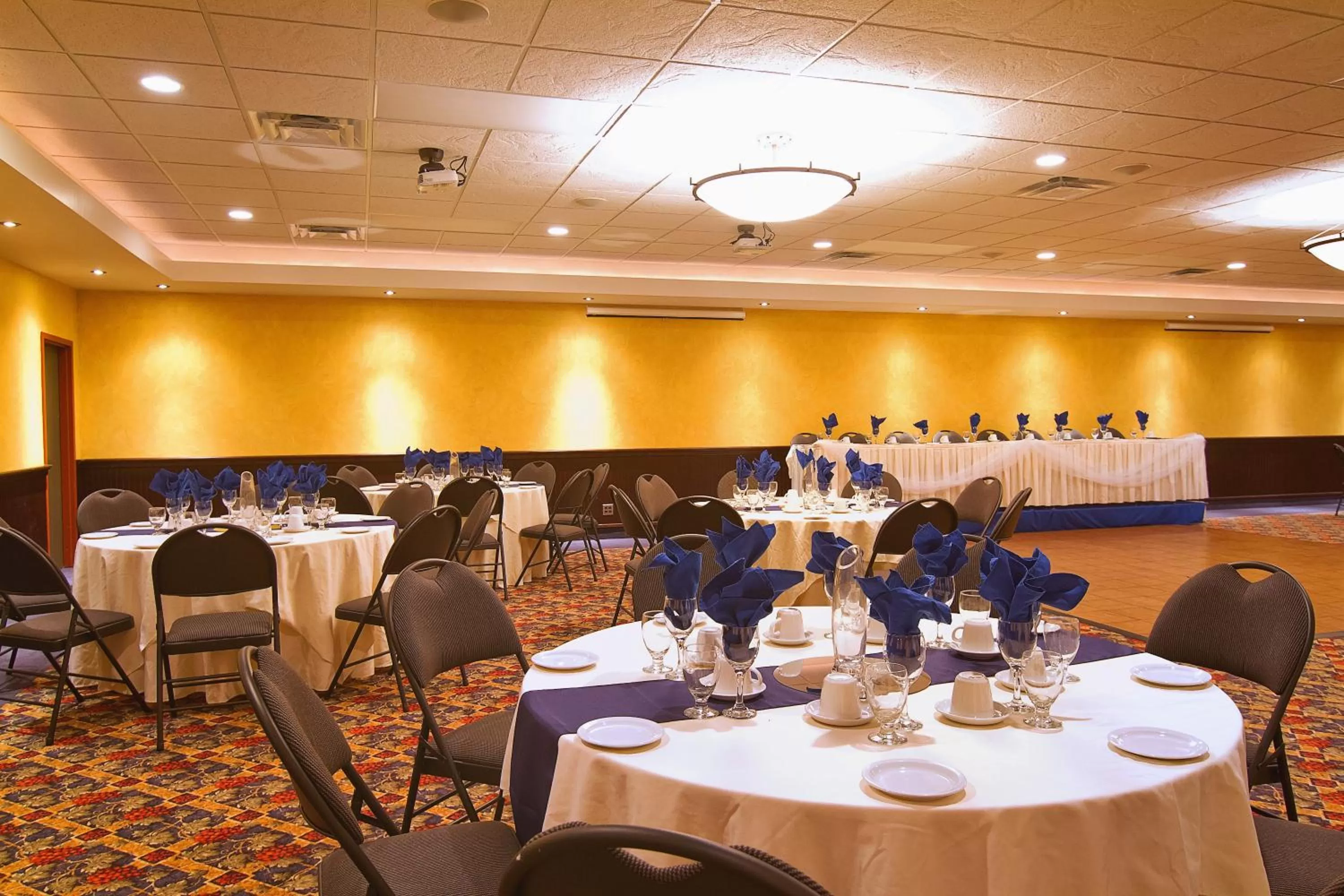 Banquet/Function facilities in Park West Inn