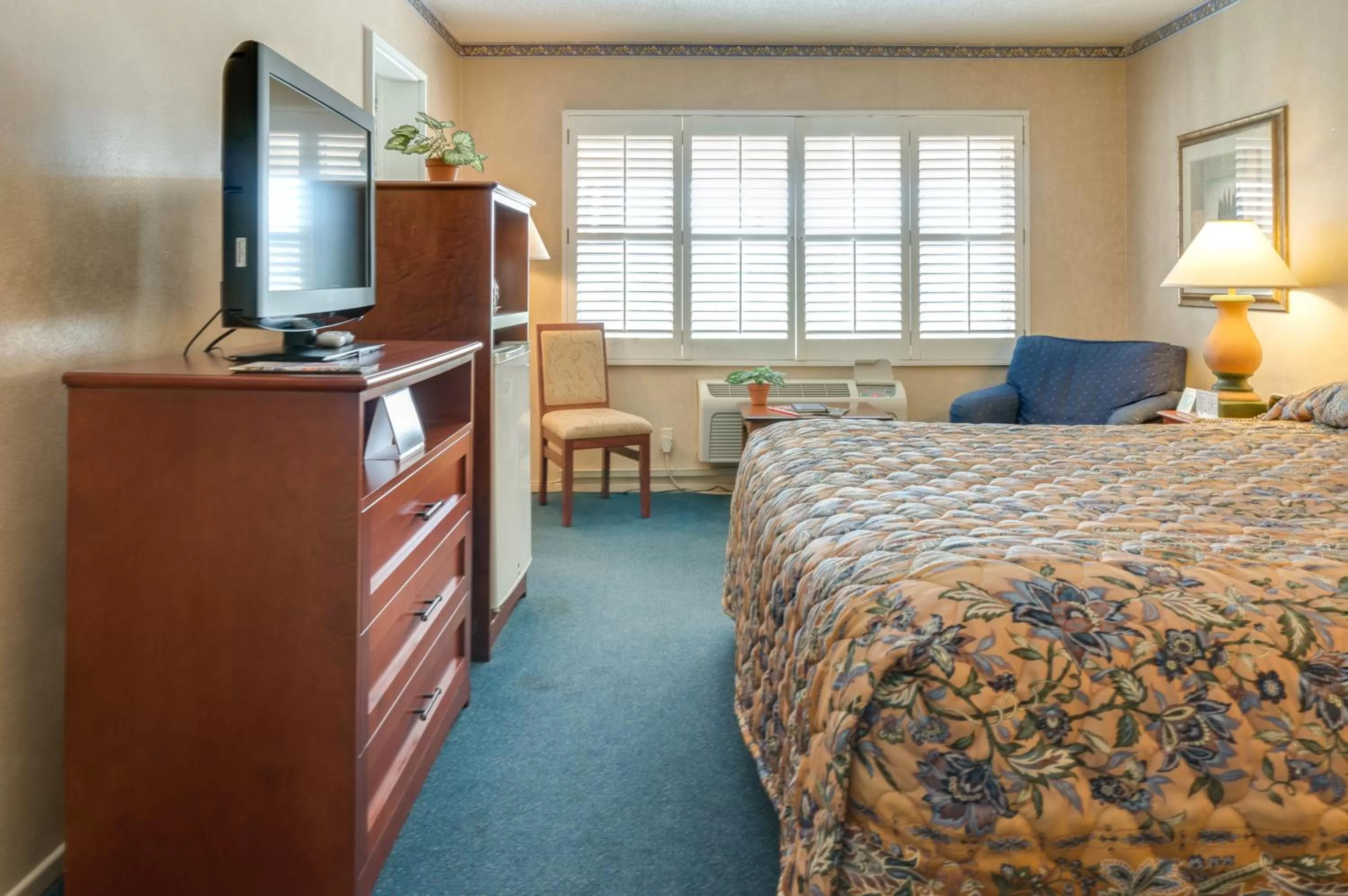 King Room in Saga Motor Hotel Pasadena