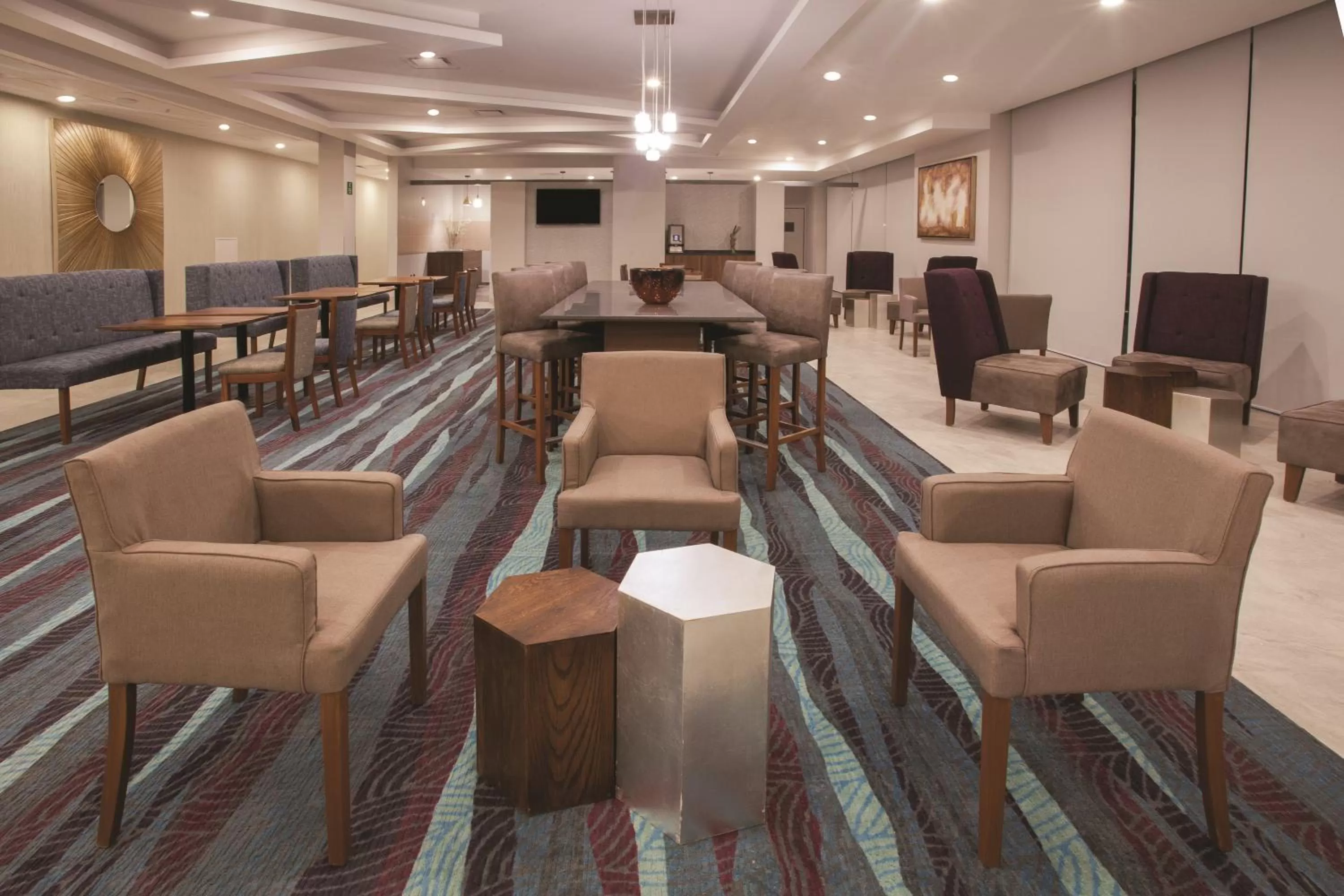 Lounge or bar in La Quinta by Wyndham Aguascalientes
