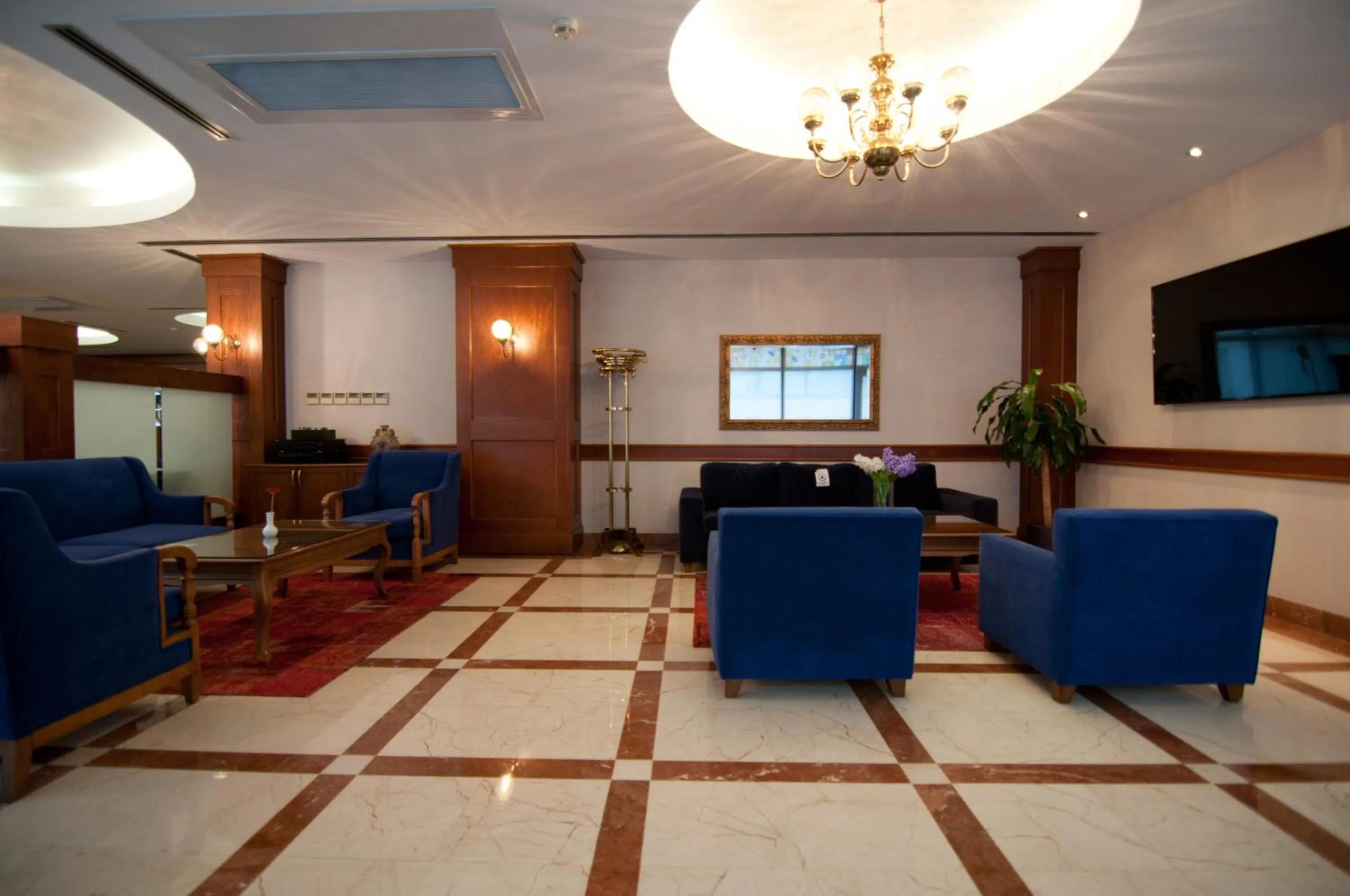TV and multimedia in Taksim Metropark Hotel