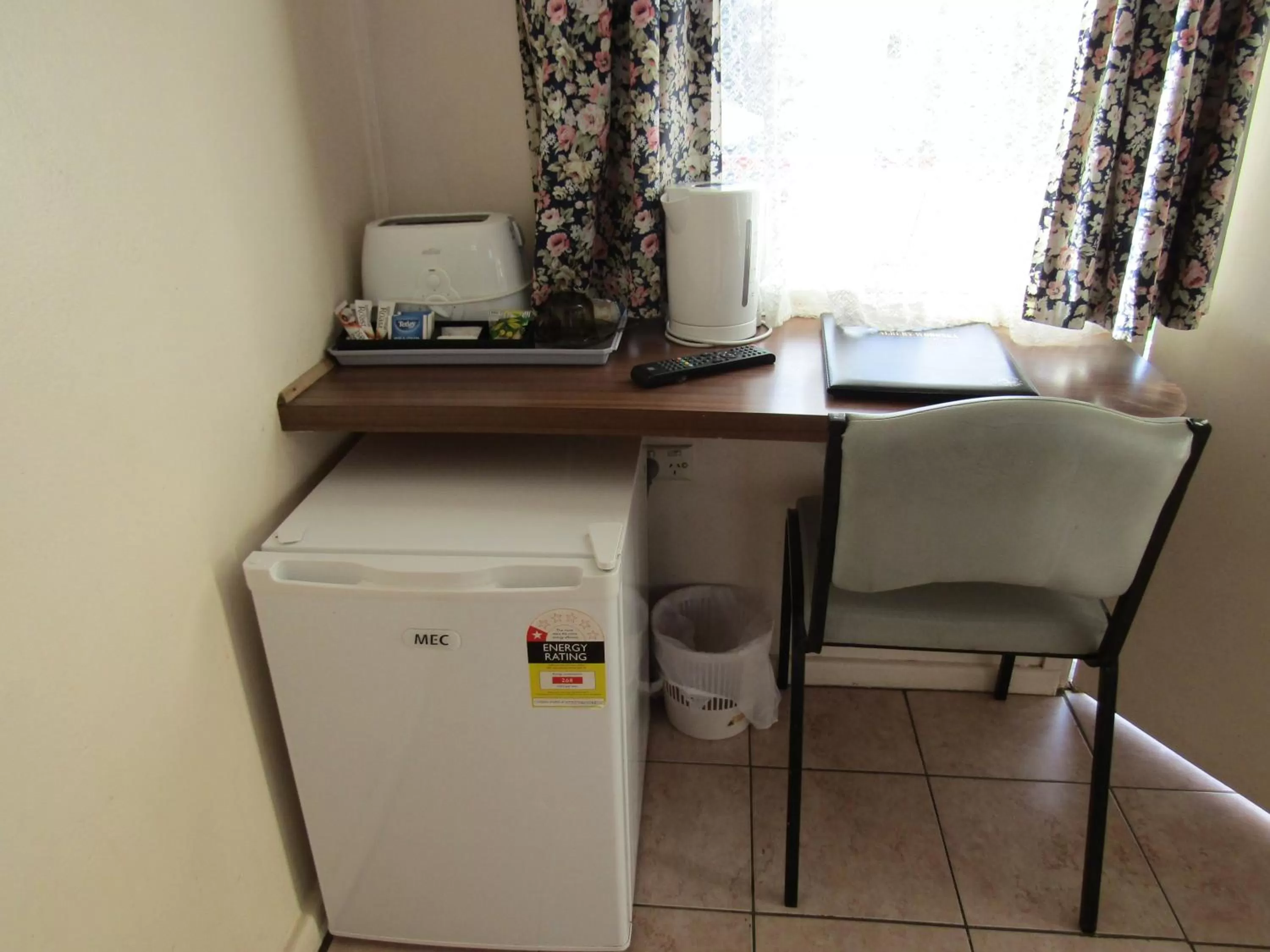 Single Room with Bathroom in Twin City Motor Inn