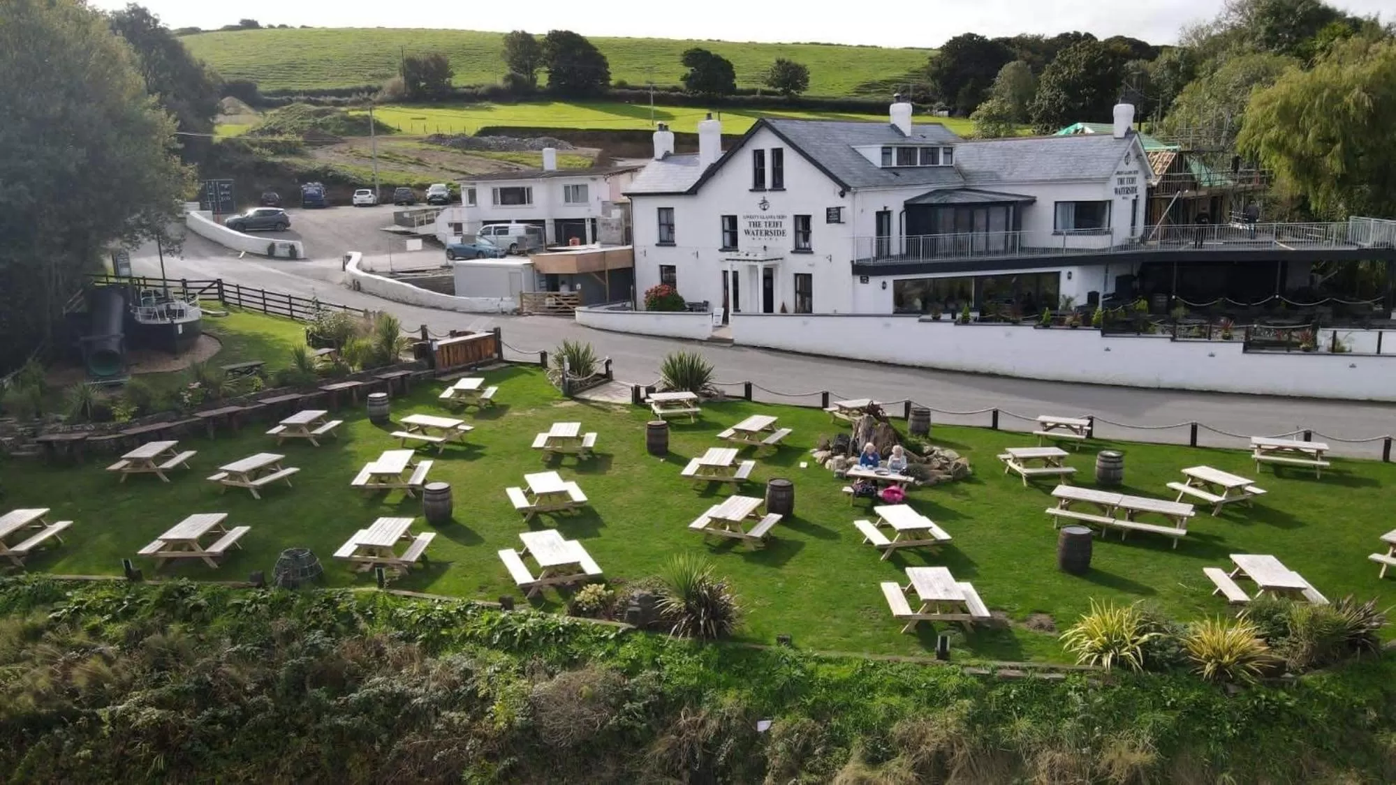 Bird's eye view, Bird's-eye View in The Teifi Waterside Hotel