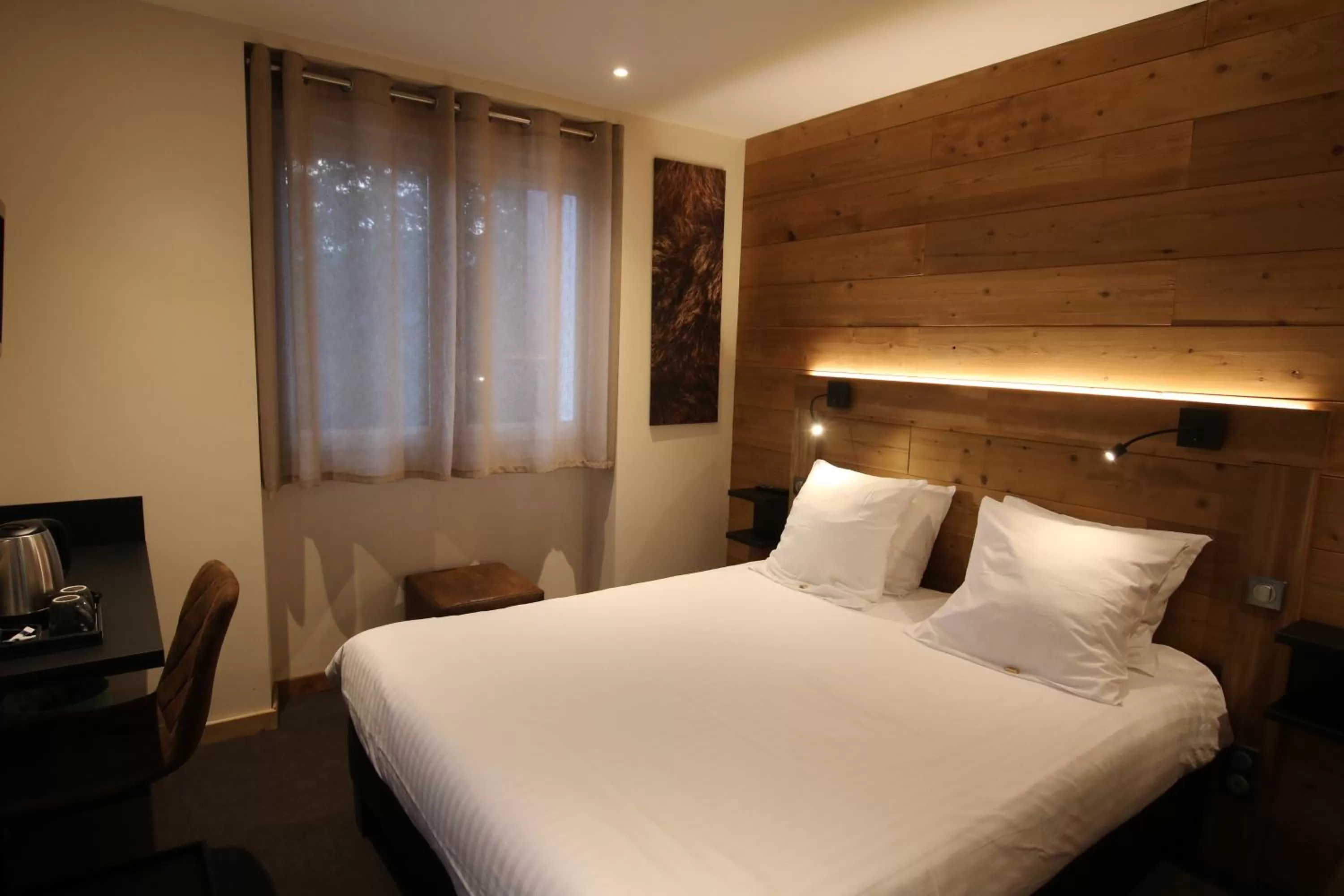 Photo of the whole room, Bed in Les Loges Du Parc