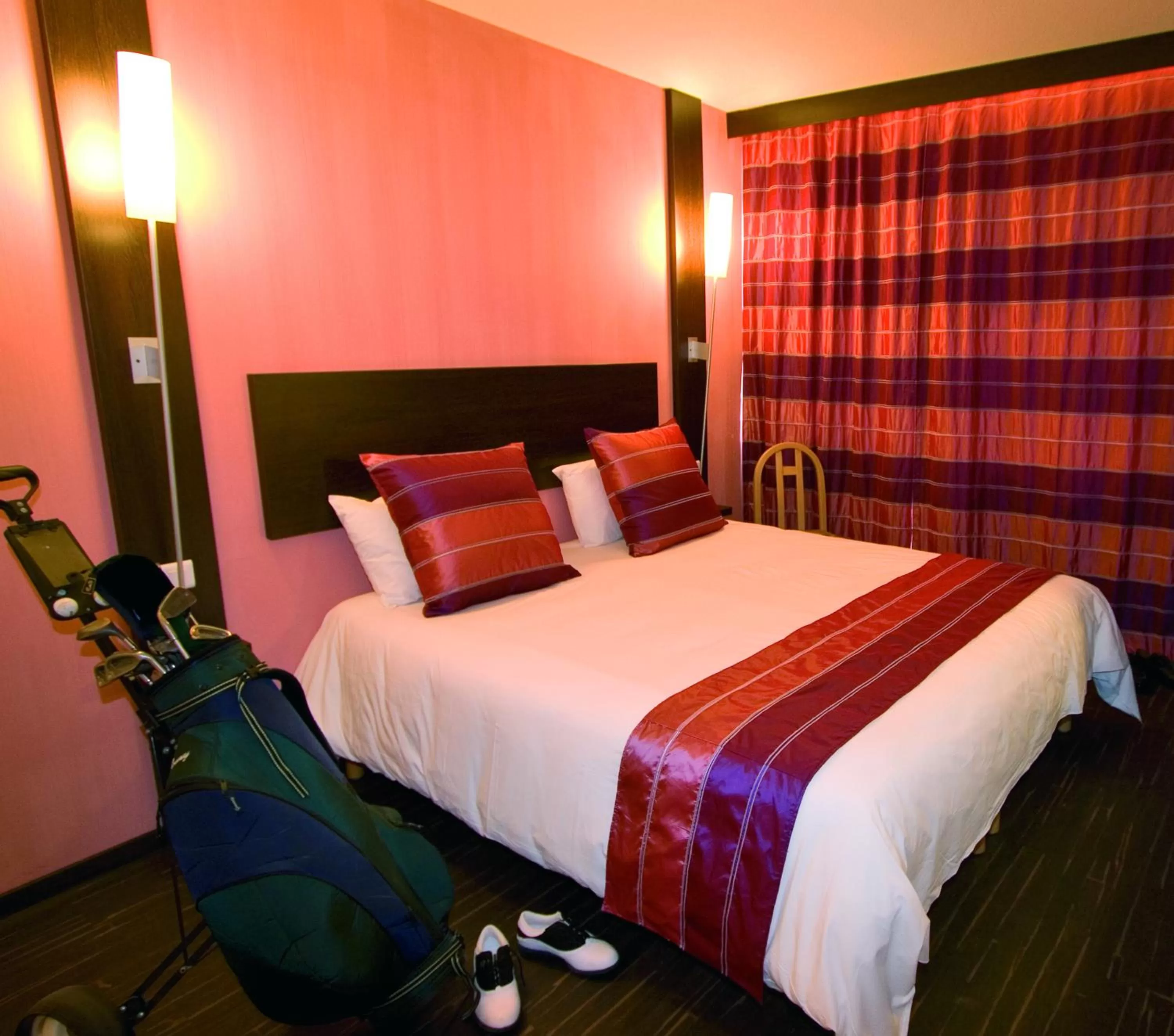 Photo of the whole room, Bed in Logis NIMOTEL Hôtel Cosy