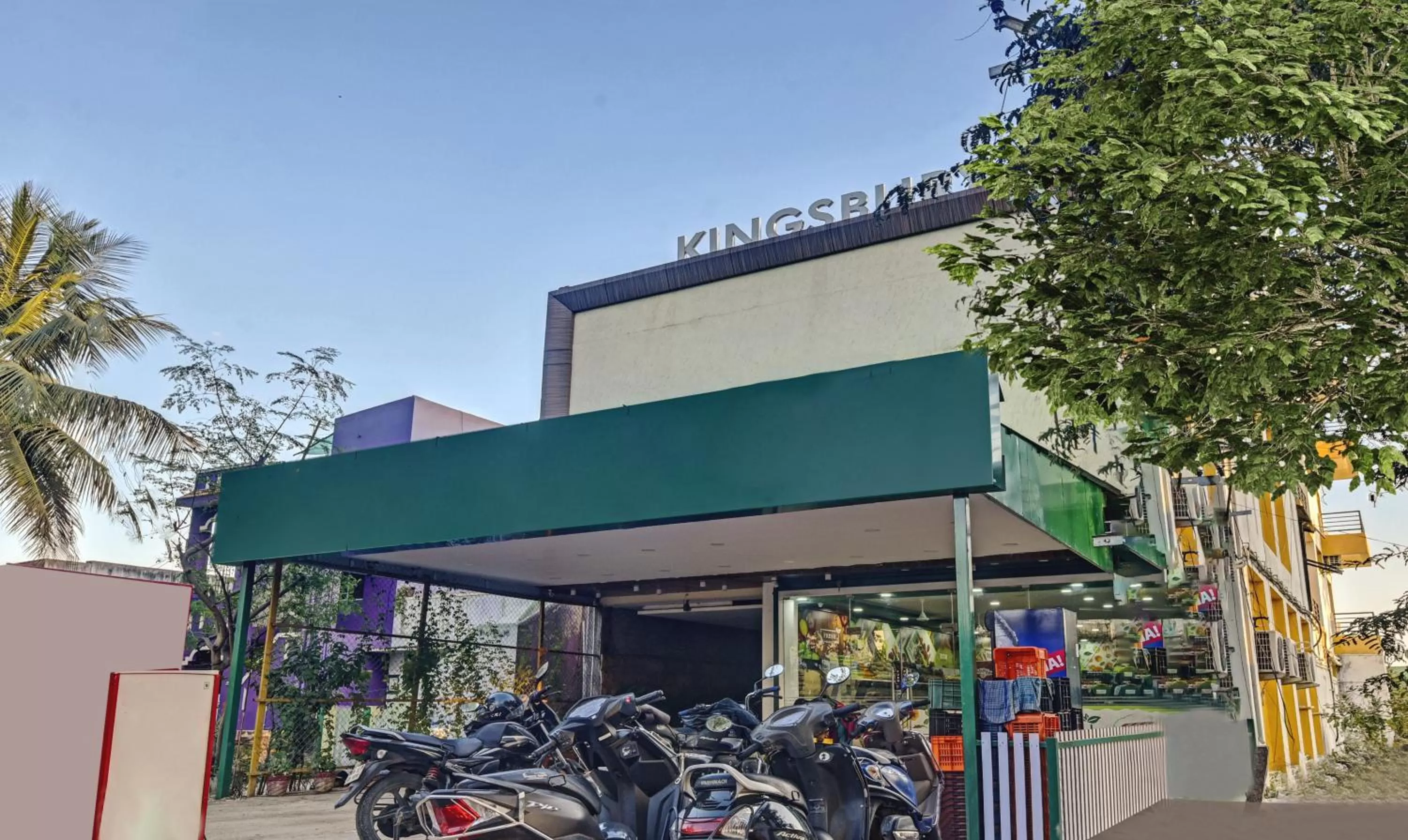 Parking in Treebo Kingsbury Fiesta Vellore