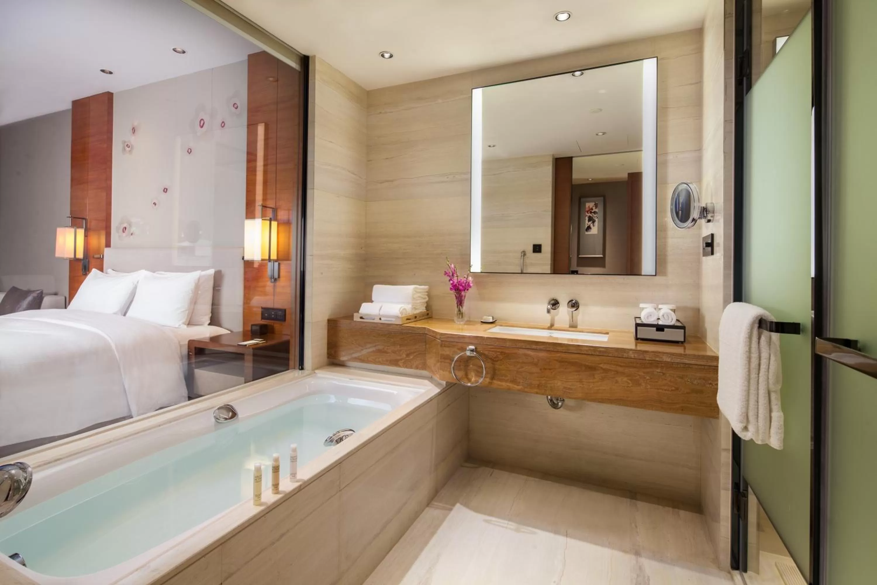 Bathroom, Bed in DoubleTree by Hilton Guangzhou Science City