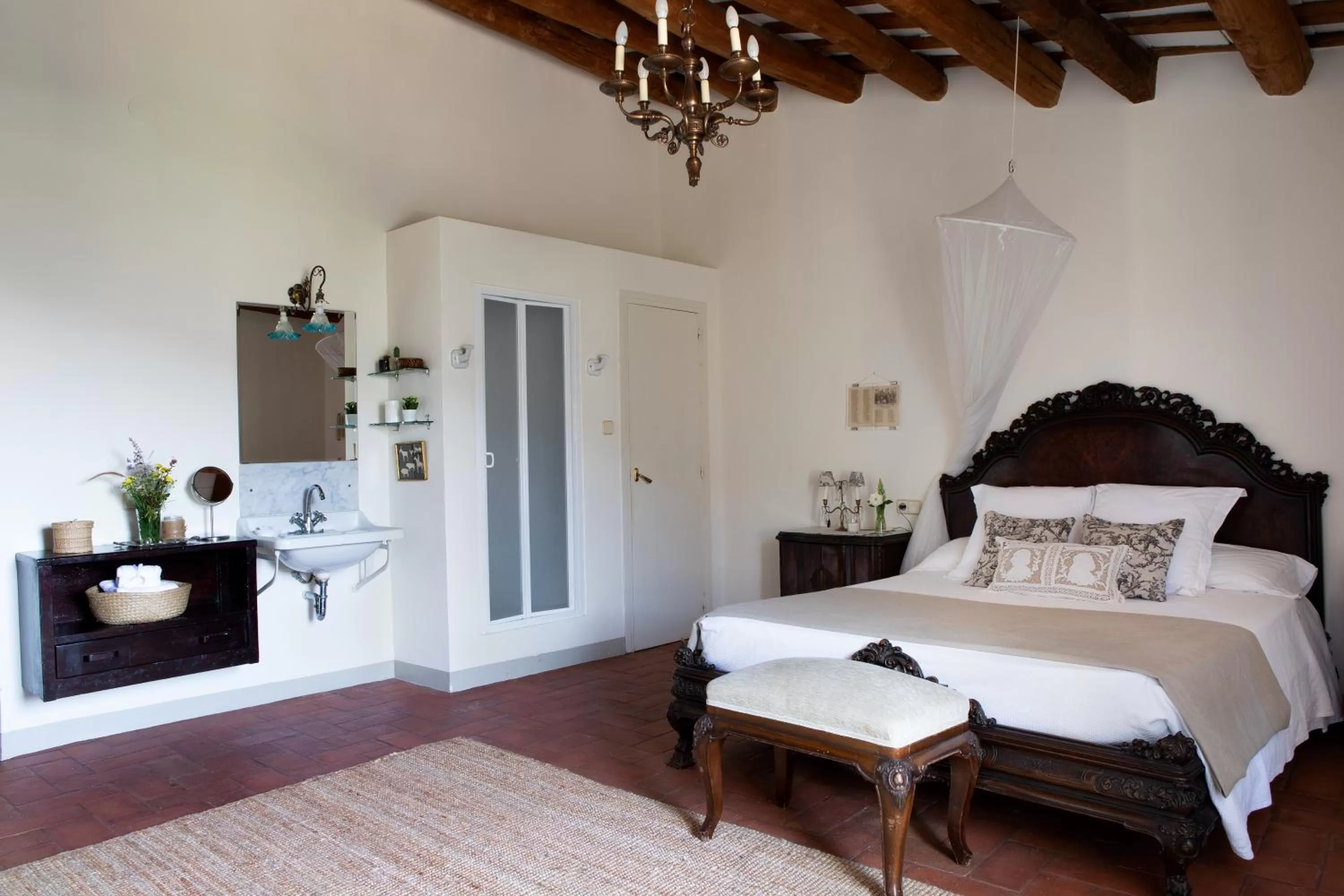 Photo of the whole room, Bed in B&B Can Casadella