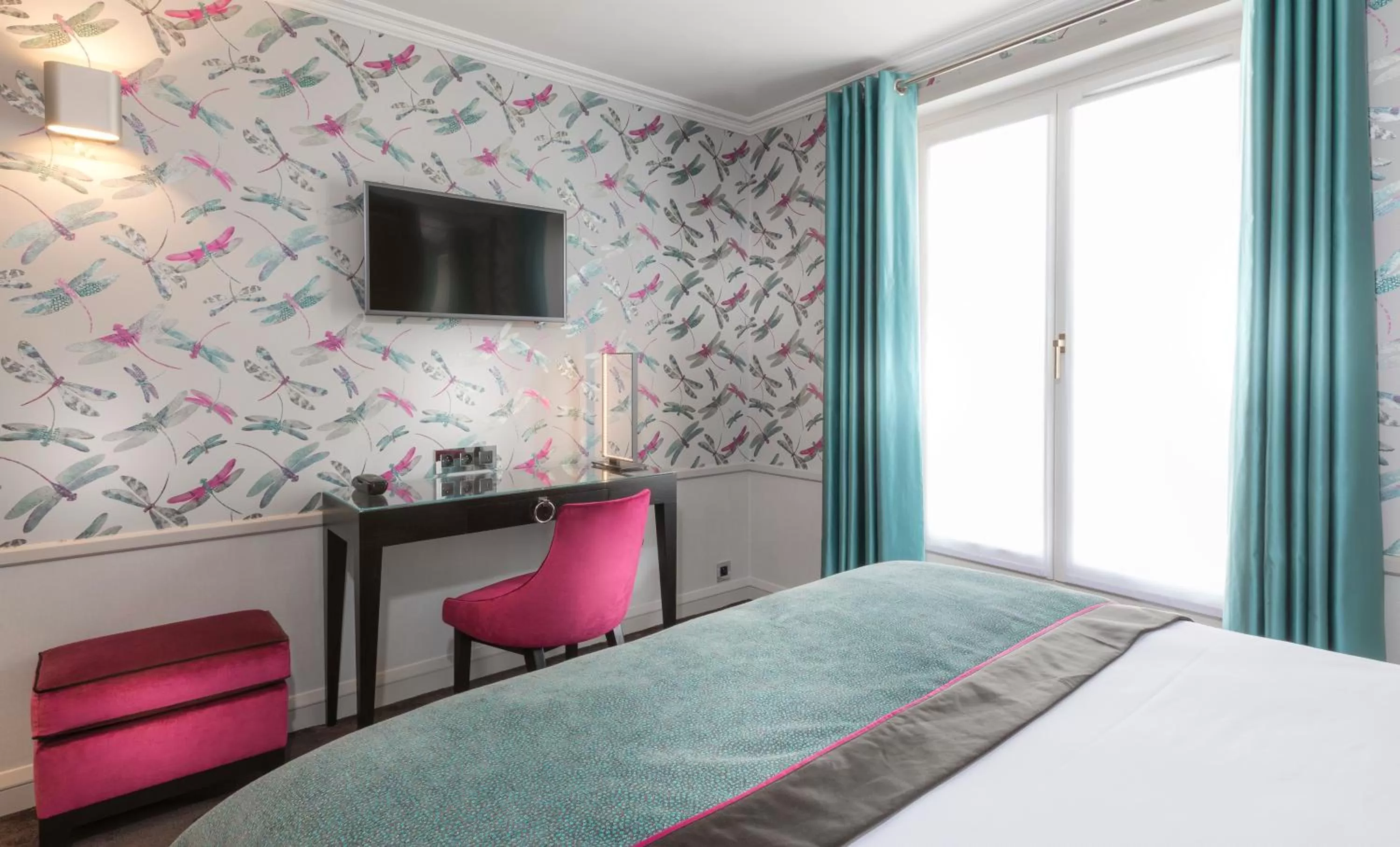 Bed in Vendôme Opera Hotel