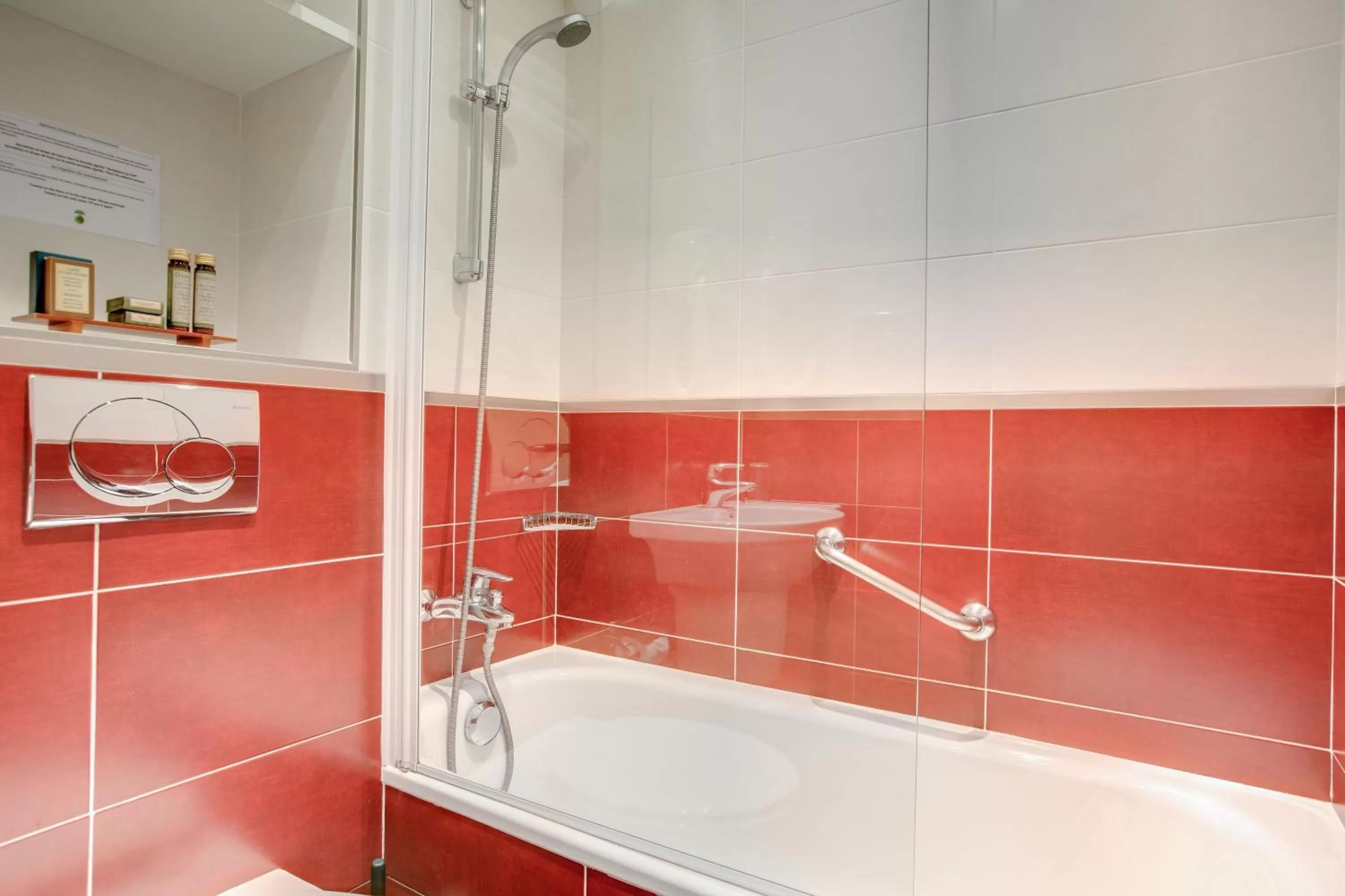 Bathroom in Europe Hotel Paris Eiffel