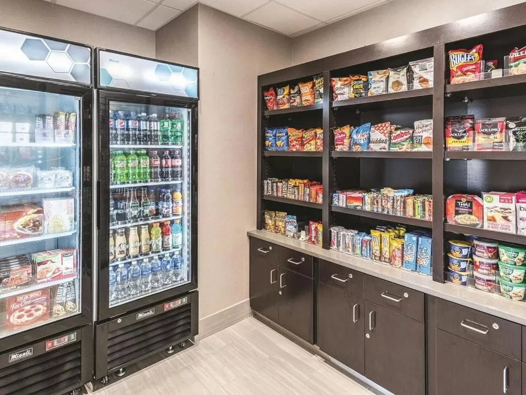 On-site shops in La Quinta Inn & Suites by Wyndham Walla Walla