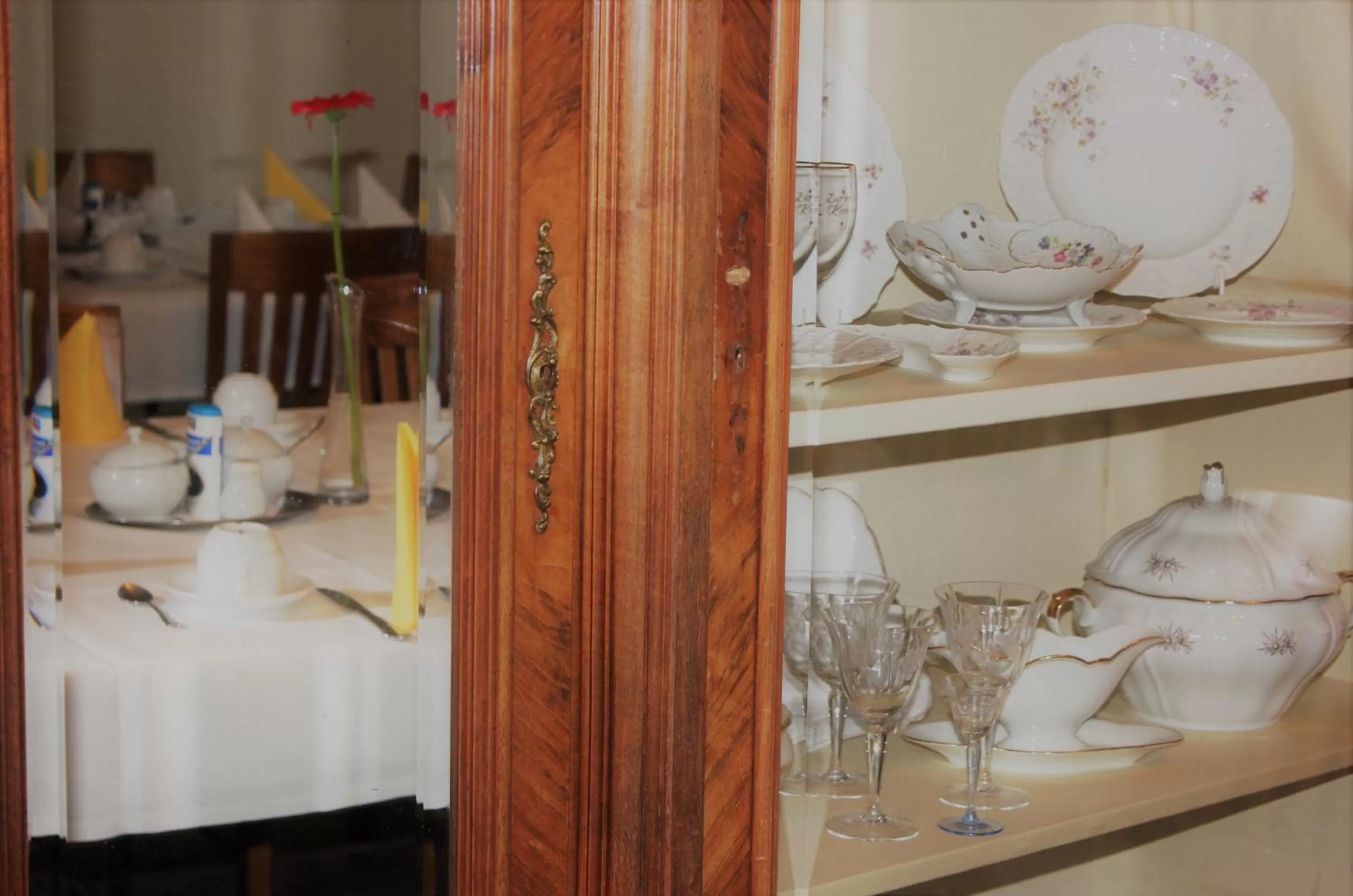 Dining area in Hotel Germersheimer Hof