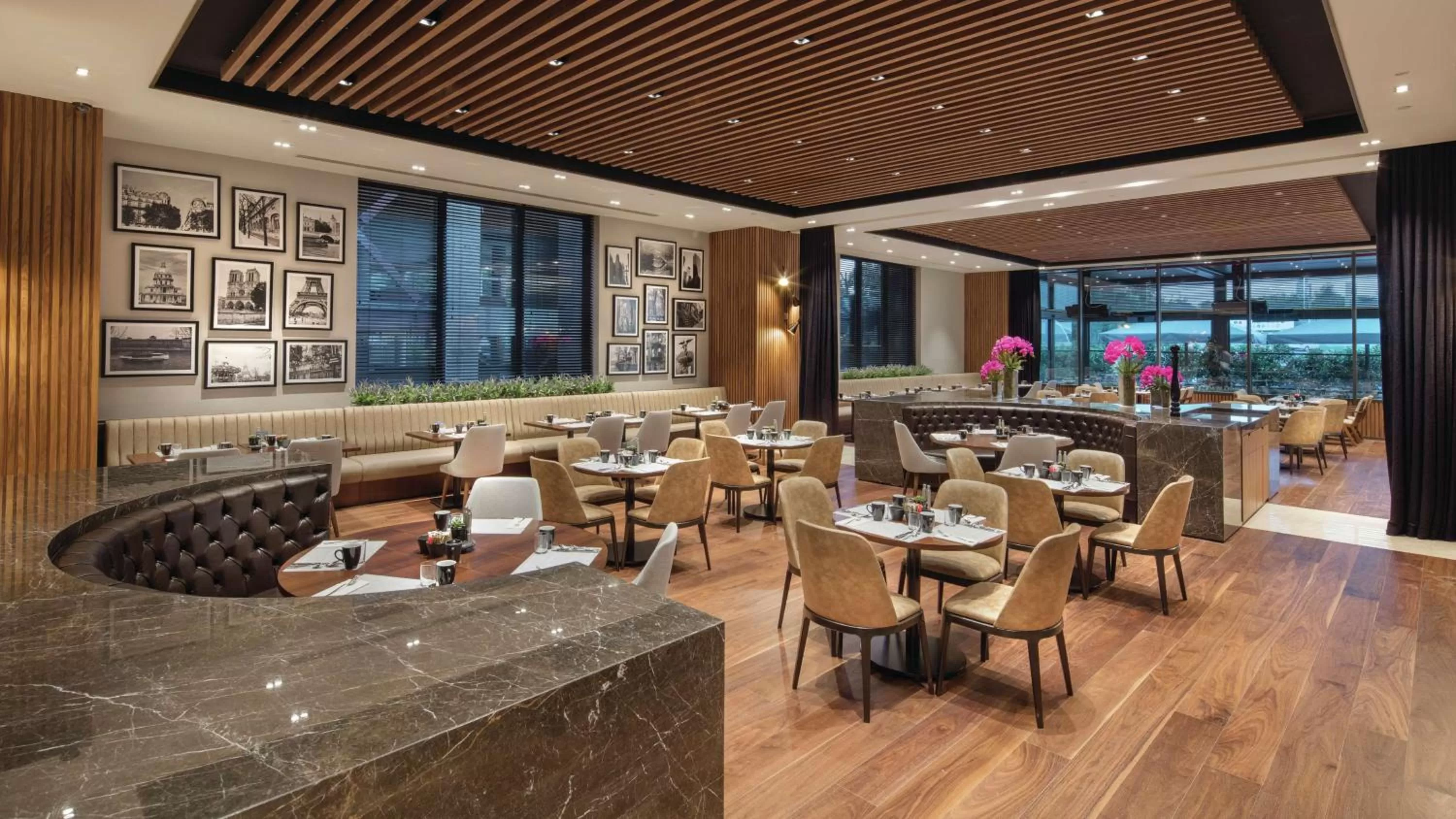 Restaurant/places to eat in Hilton Istanbul Maslak