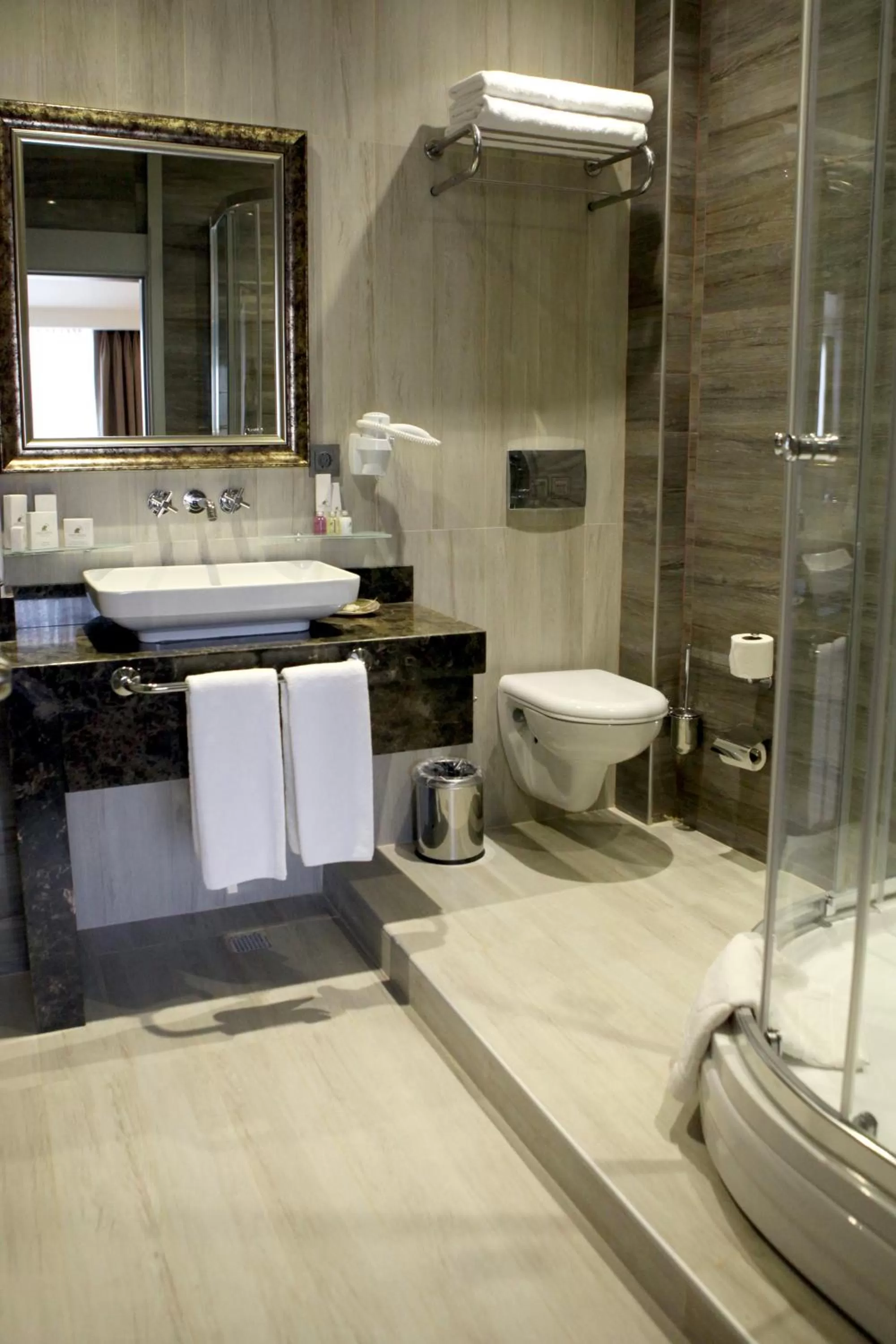 Patio, Bathroom in Port Hotel