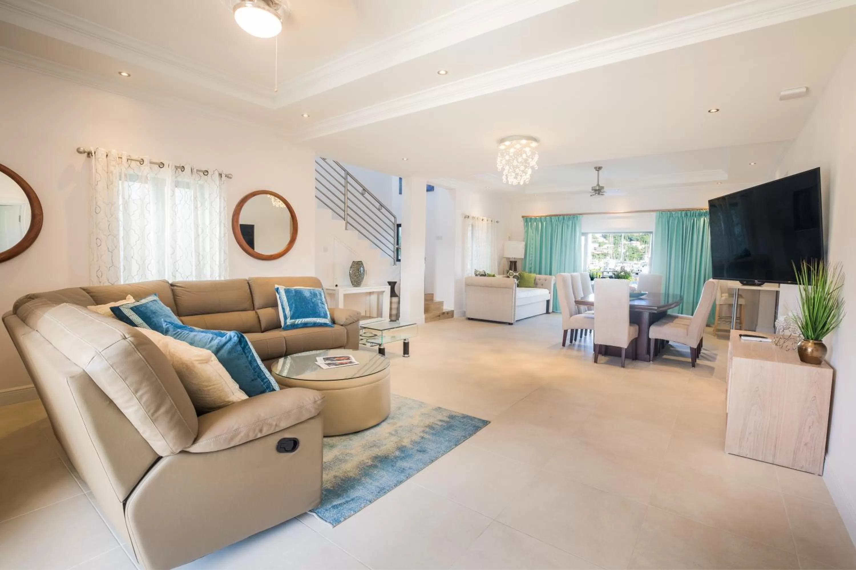 Living room in Bay Gardens Beach Resort & Spa