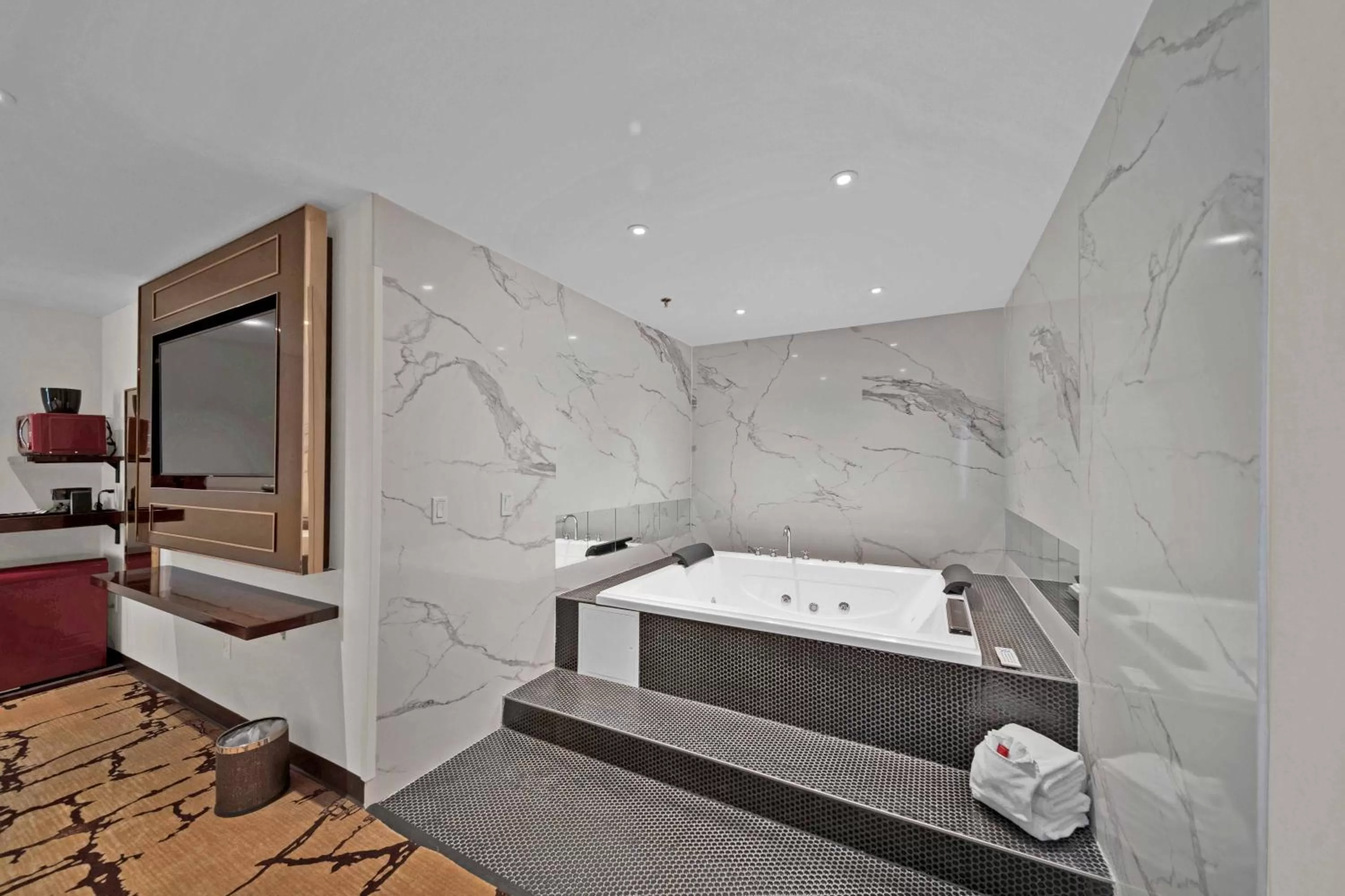 Bathroom in Baymont by Wyndham Anderson