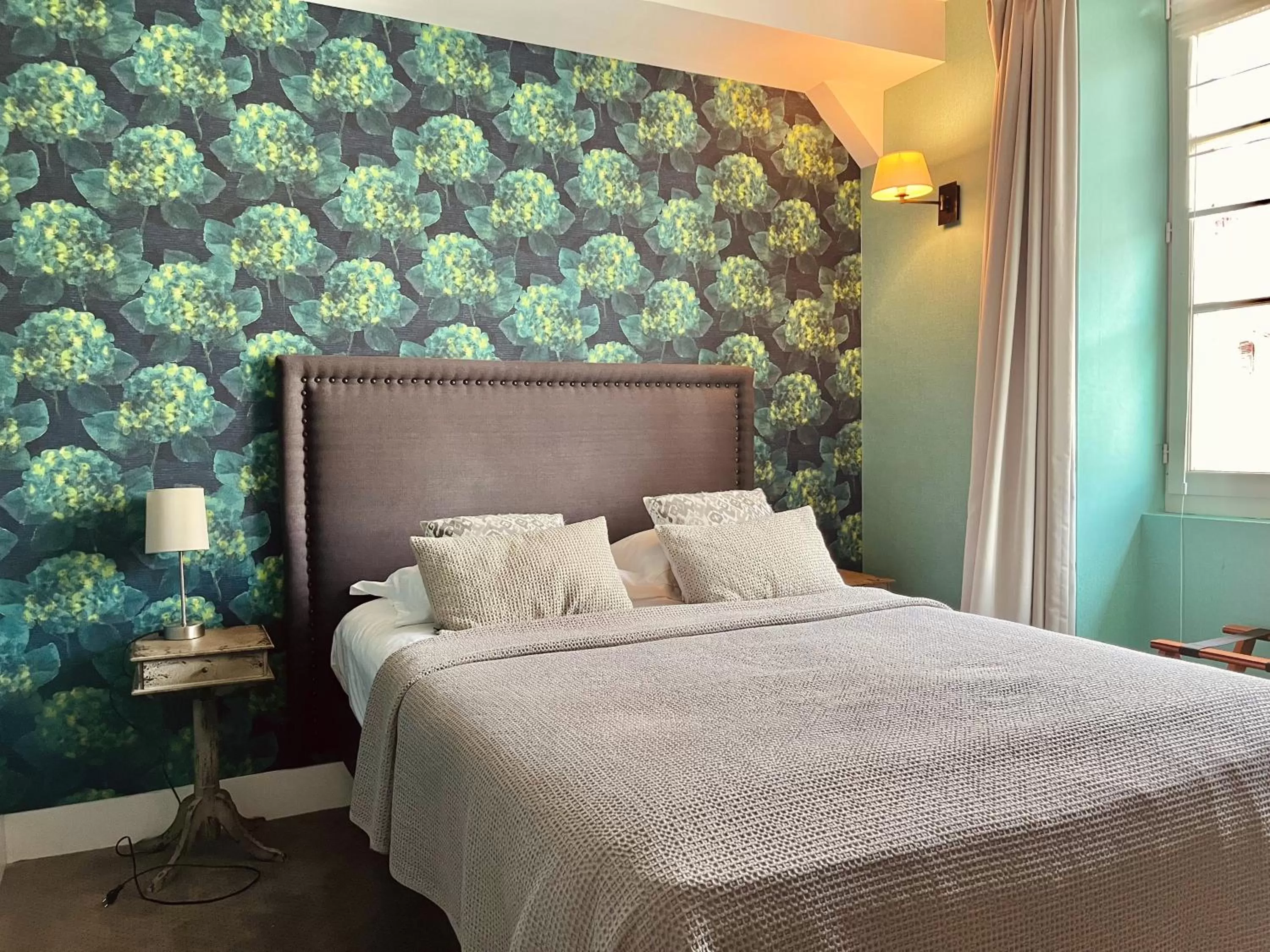 Family, Bed in Hôtel des Basses Pyrénées - Bayonne