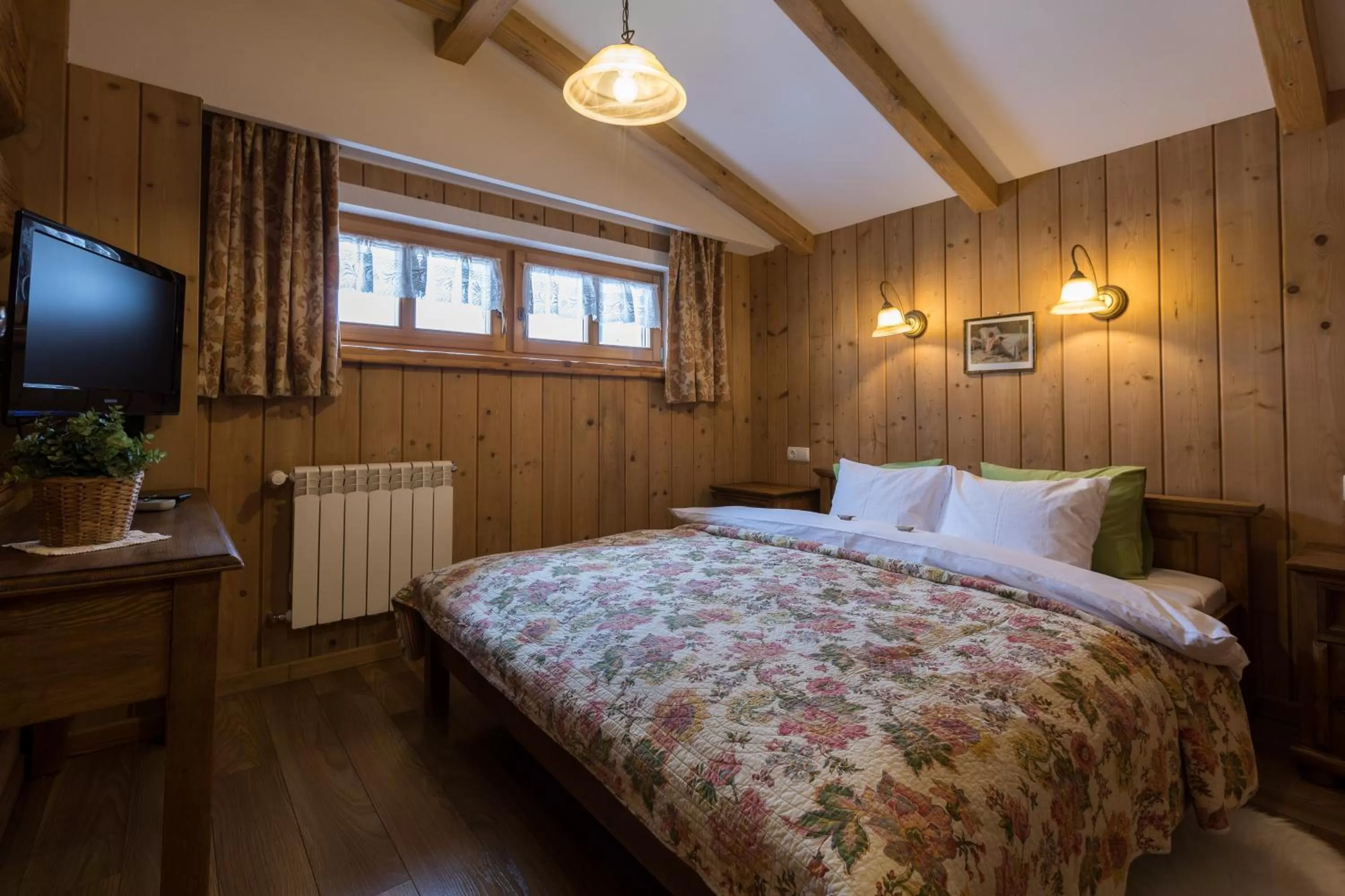 Bed in Bambi Cottage