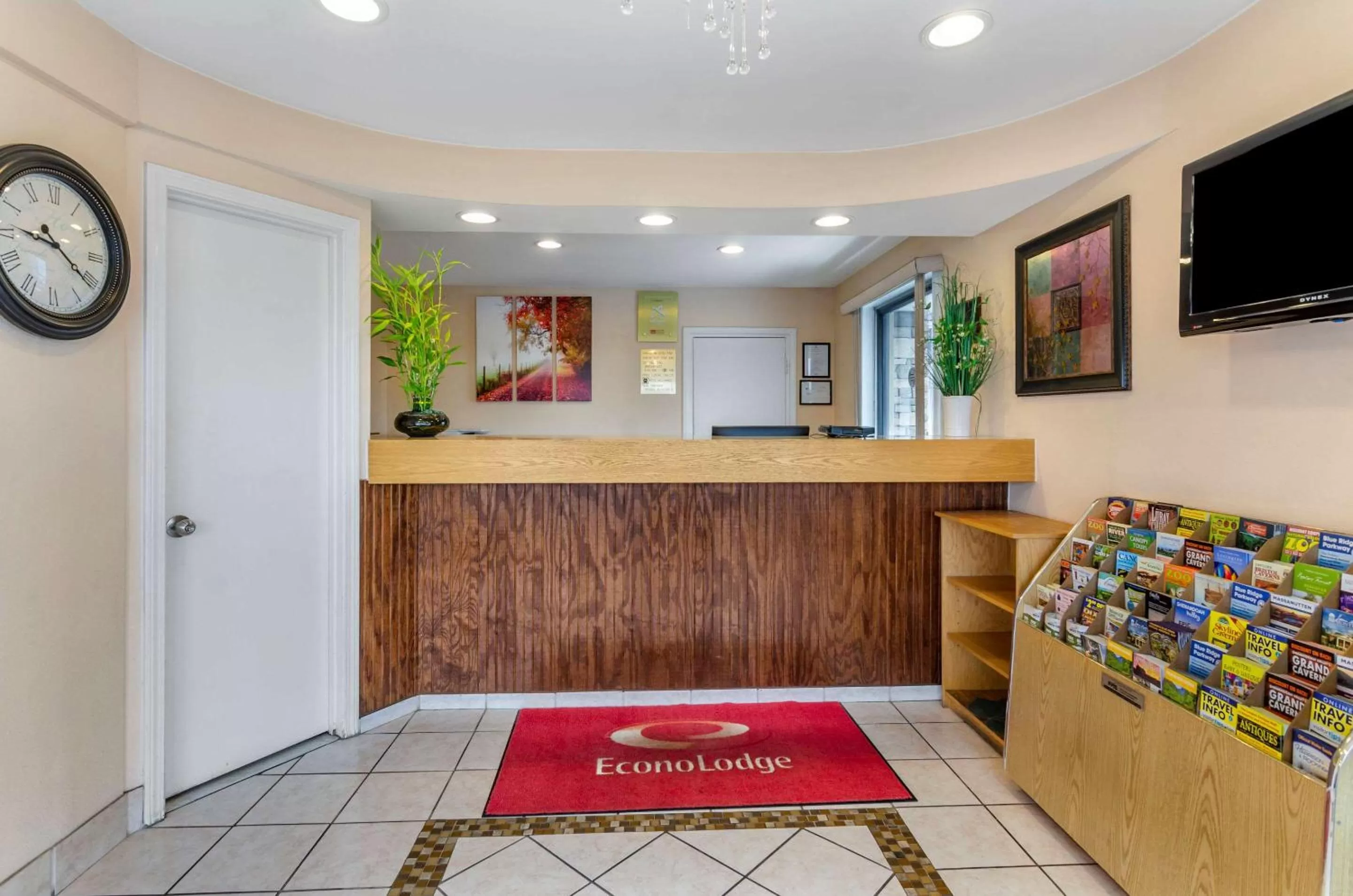 Lobby or reception in Econo Lodge Roanoke Civic Center