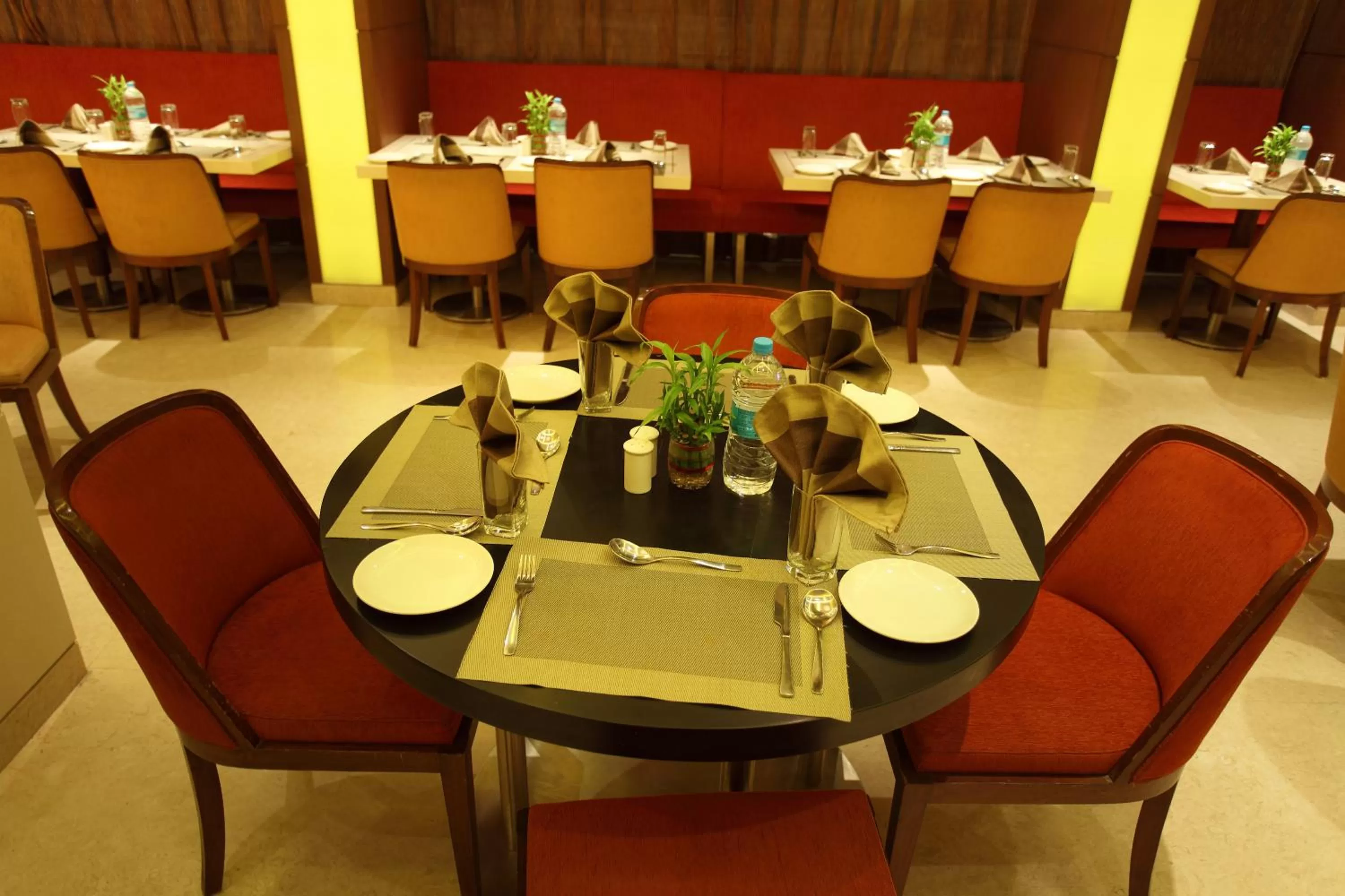 Restaurant/places to eat in Comfort Inn Legacy