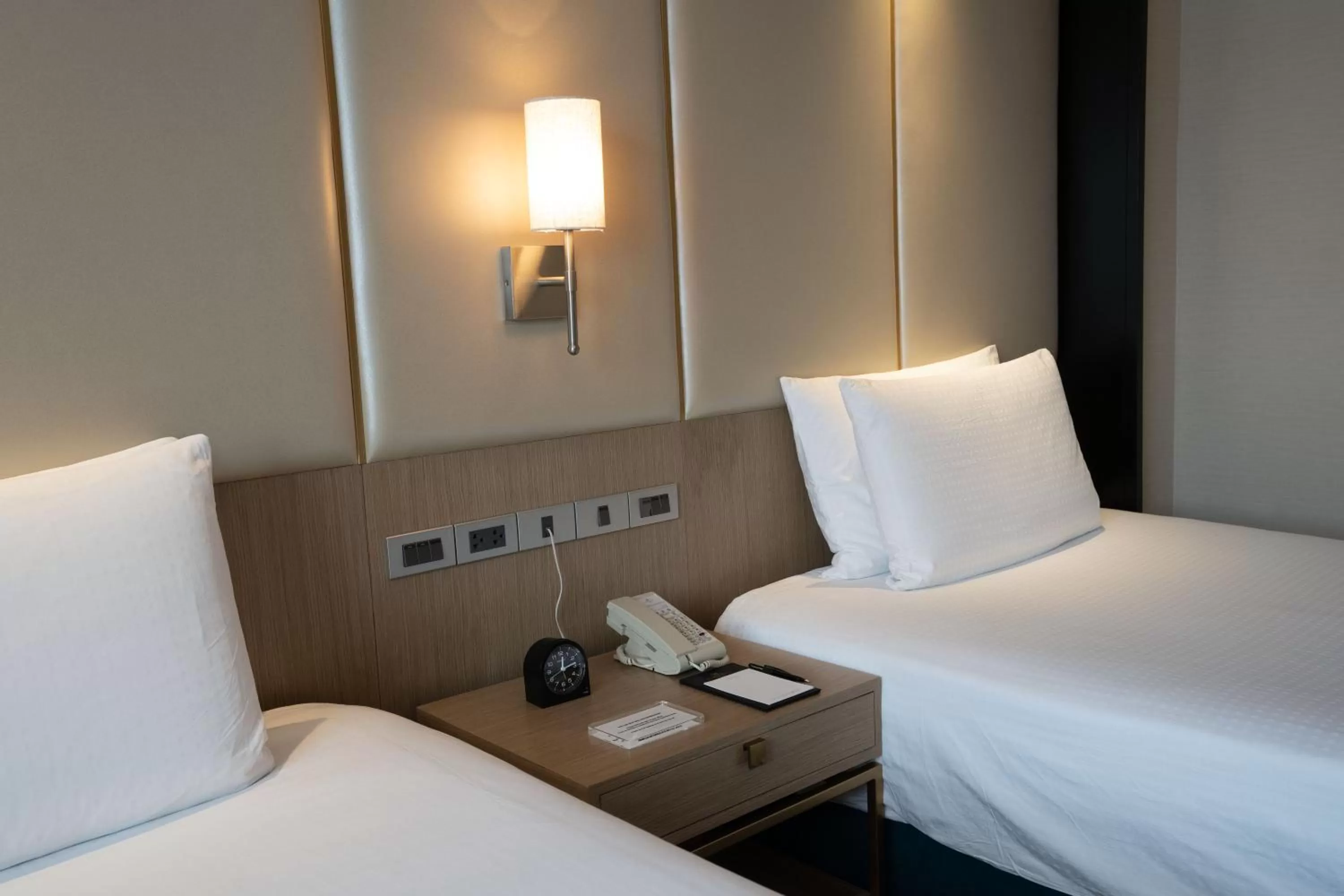 Bed in Marco Polo Plaza Cebu