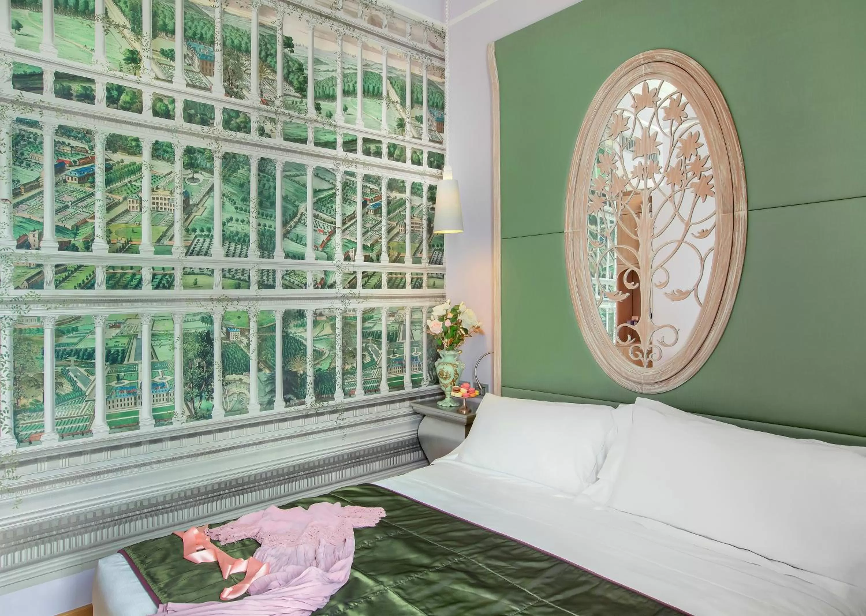 Bed in Château Monfort - Relais & Châteaux