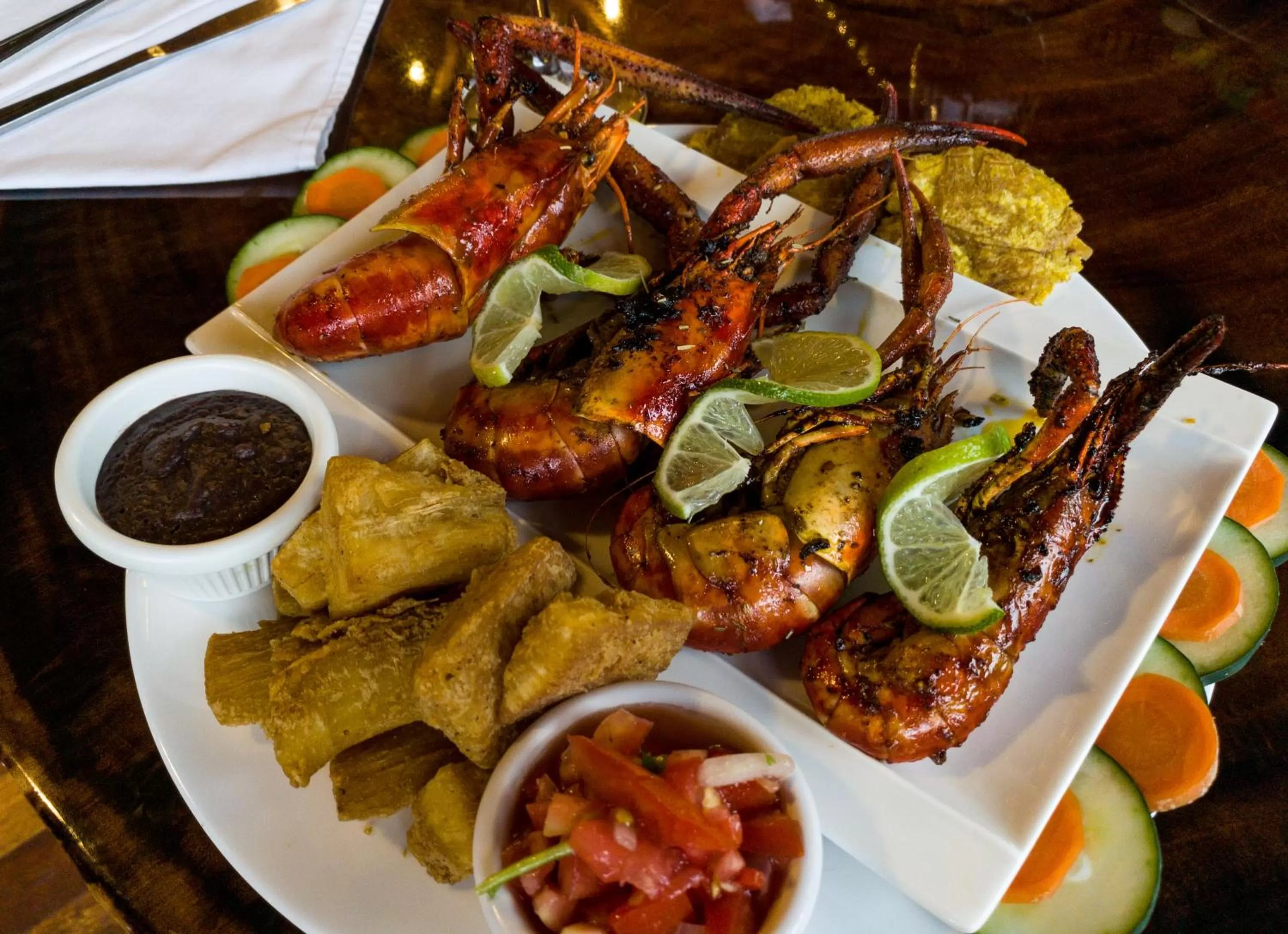 Restaurant/places to eat in Hotel Heliconias Nature Inn & Hot Springs