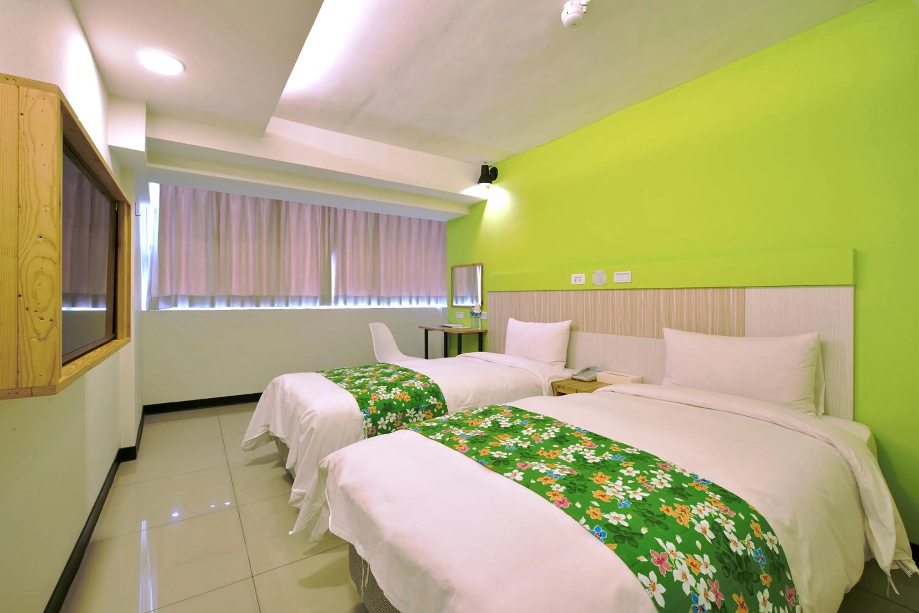 Bed in Good Night Hotel