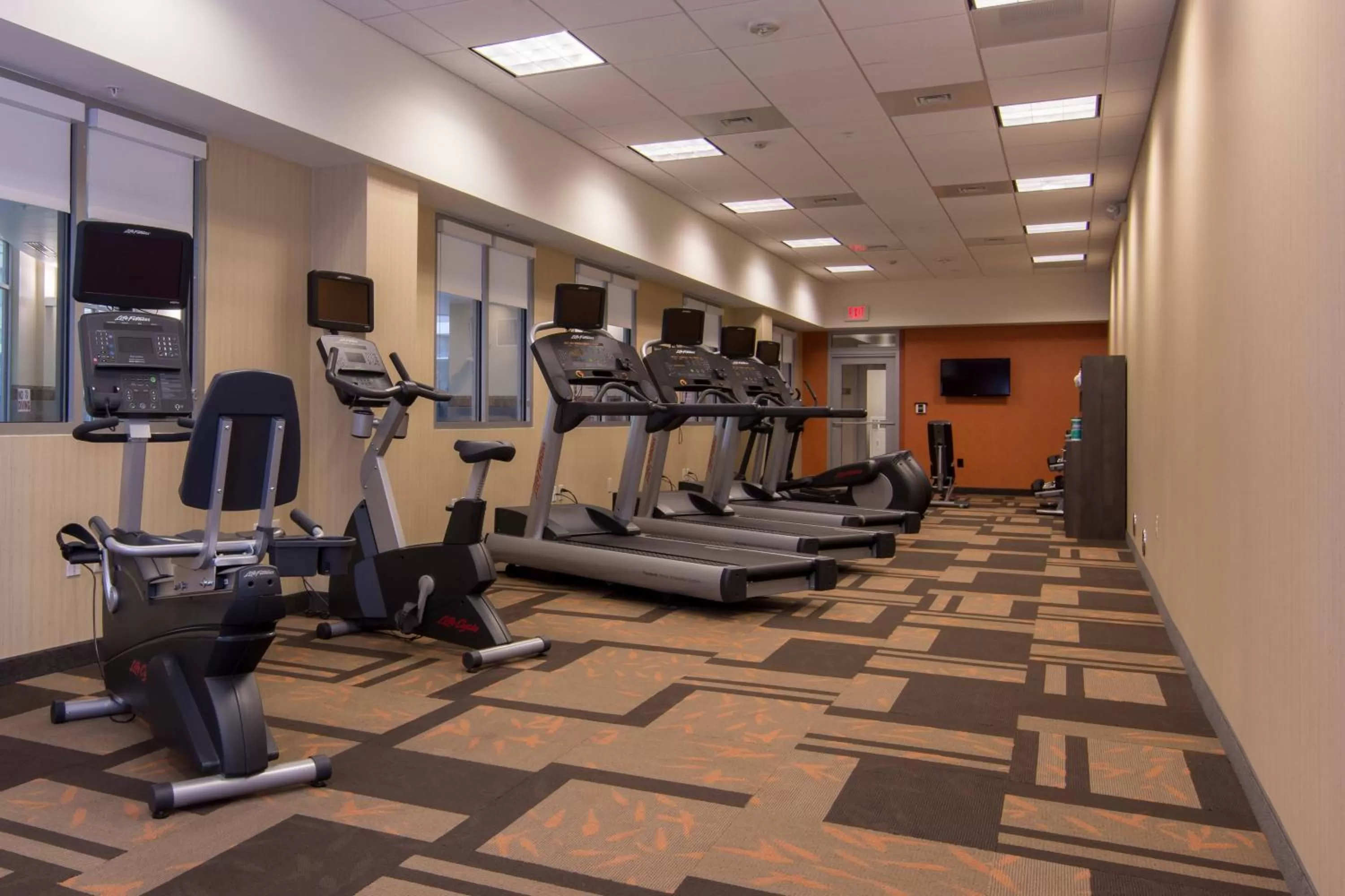Fitness centre/facilities in Courtyard by Marriott Raleigh-Durham Airport/Brier Creek