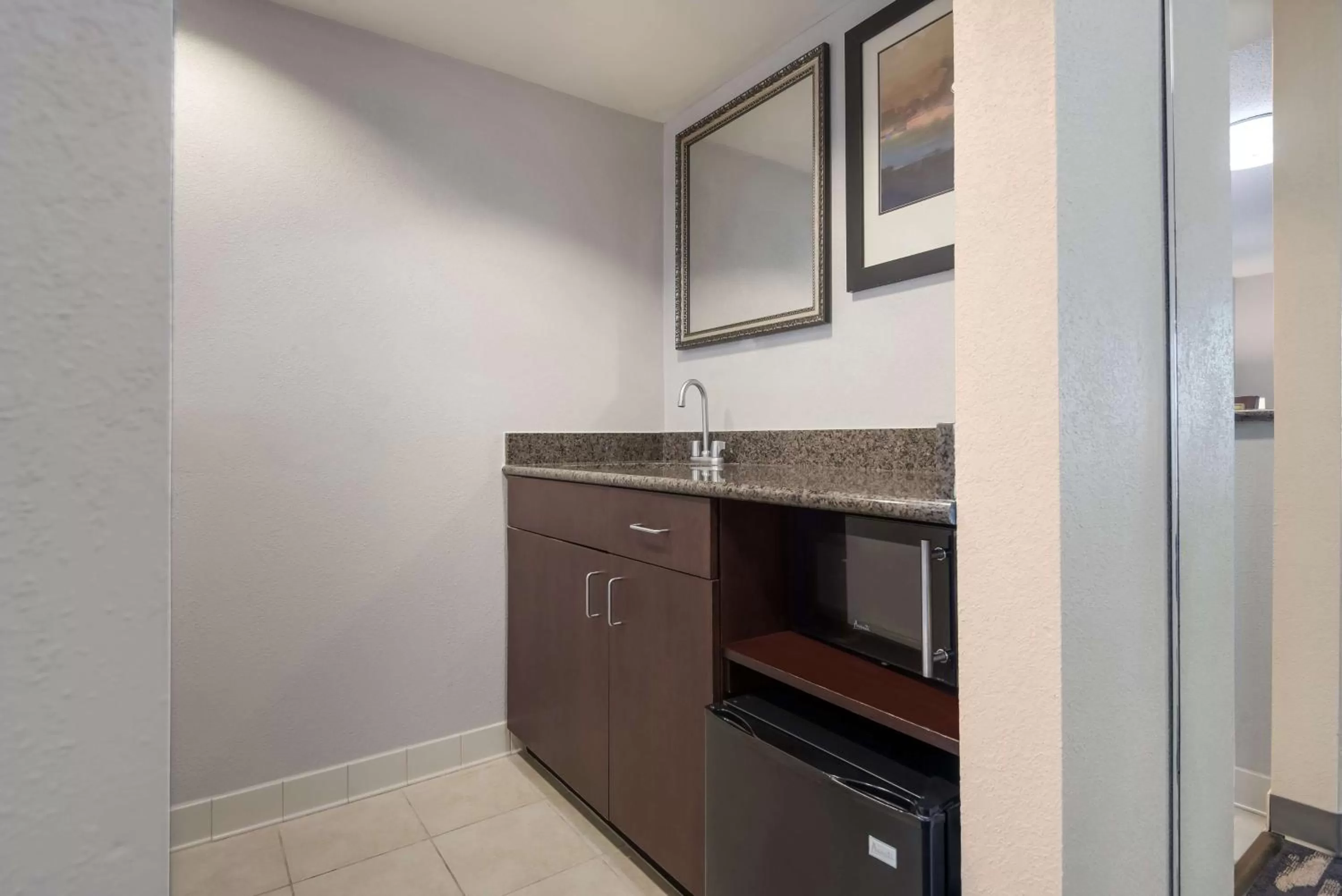 Bedroom in Best Western Batesville