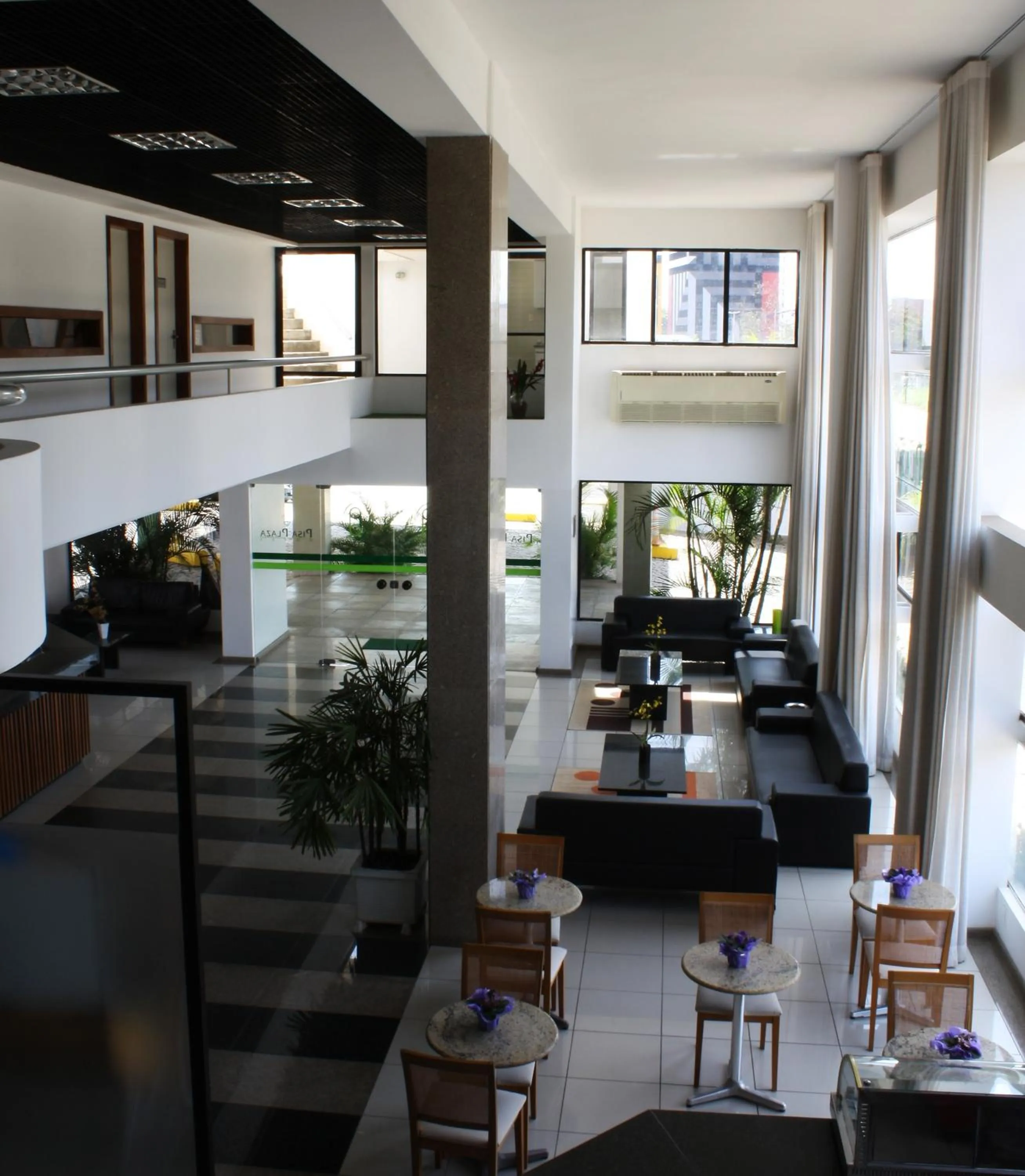 Lobby or reception in Rede Andrade Bahia