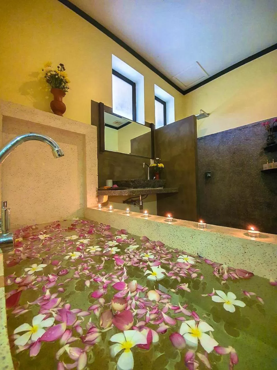 Bathroom in Residence Indochine Suite