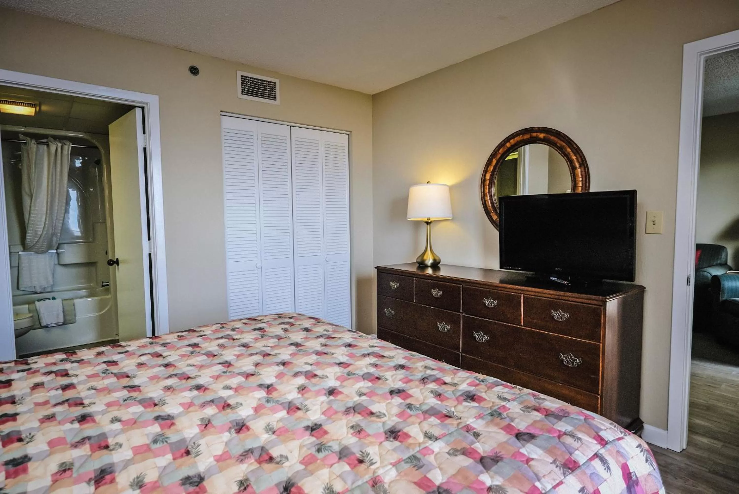 Bed in Litchfield Beach & Golf Resort