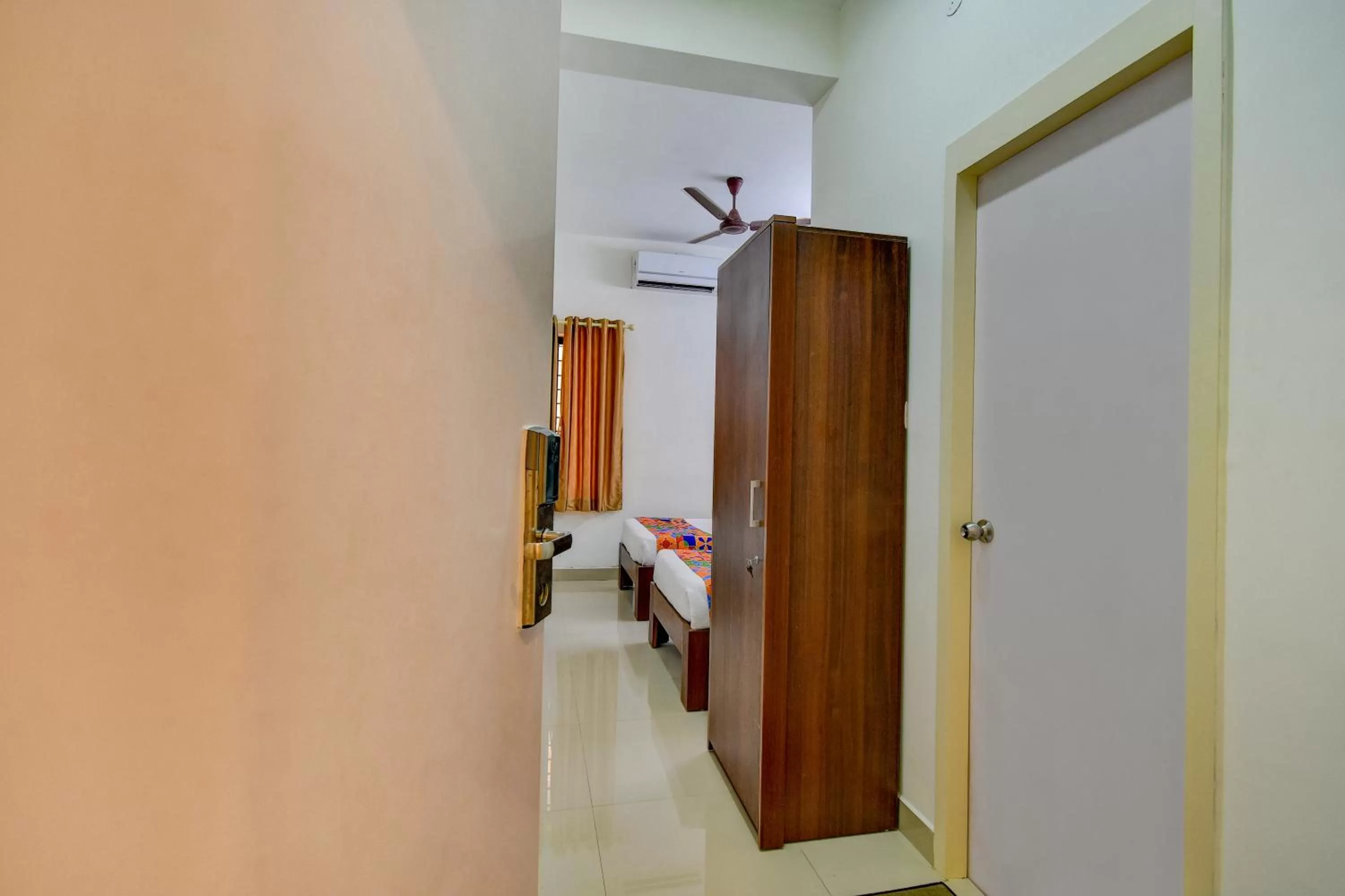 Bedroom, Bed in FabHotel PAS Residency - Nr Marina Beach
