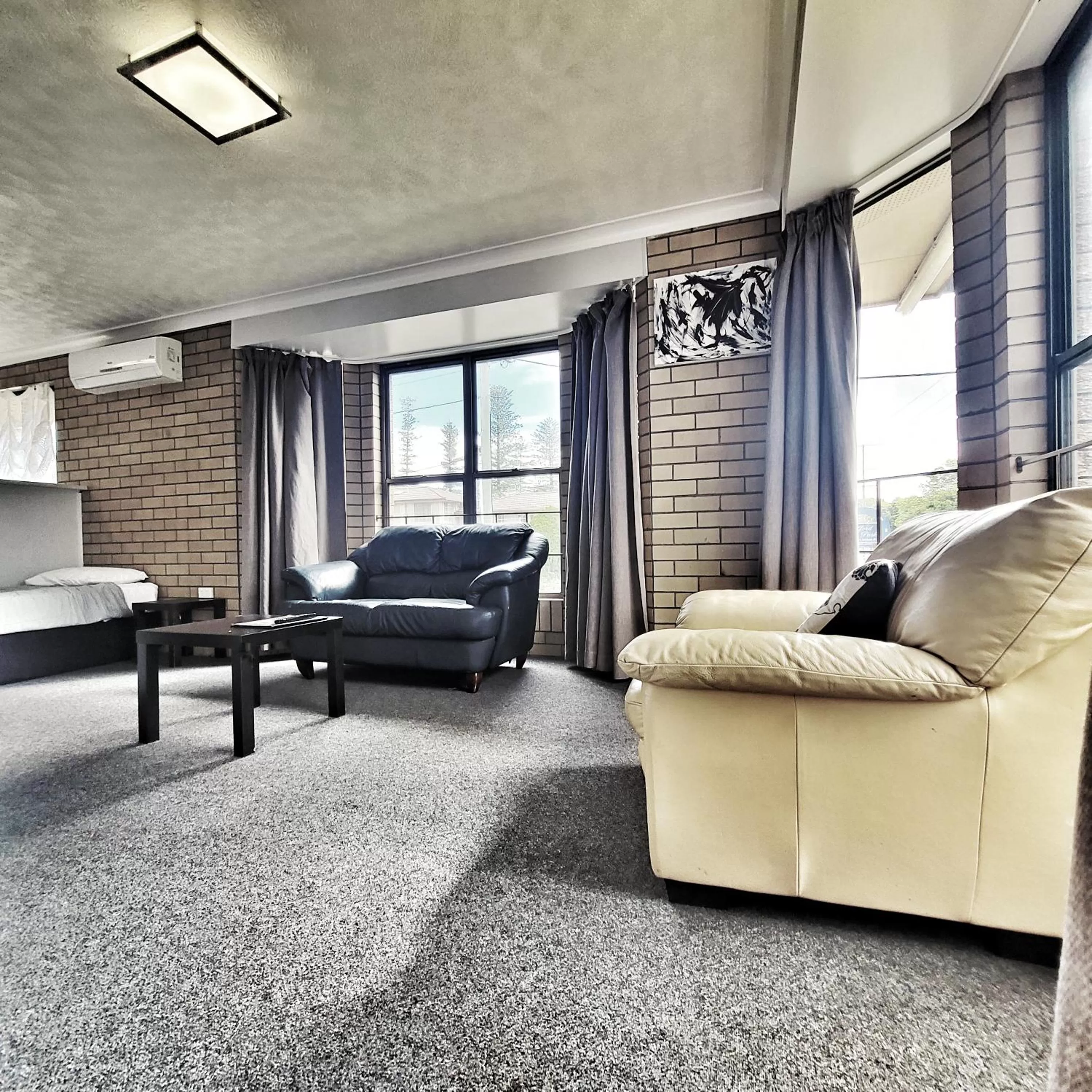 Apartment in Raceview Motor Inn