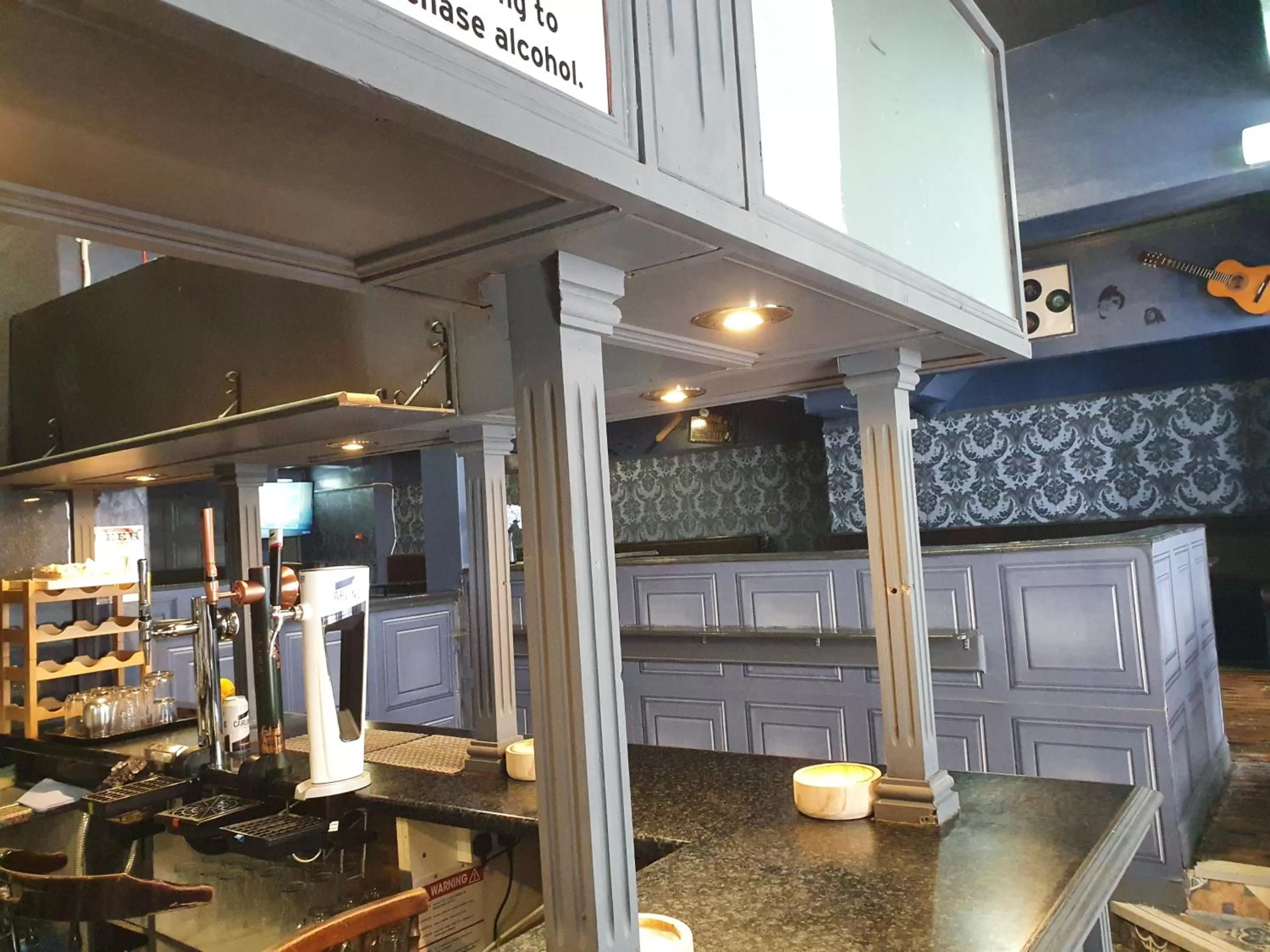 Restaurant/places to eat in Balkan Hotel