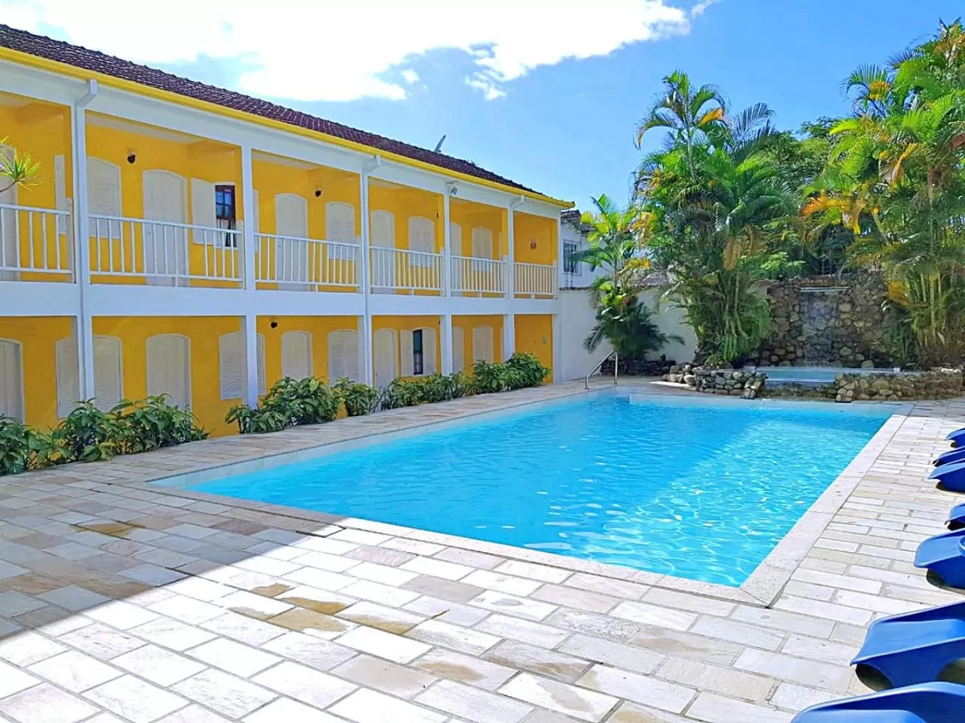 Pool view, Property Building in Pousada Estrela de Paraty