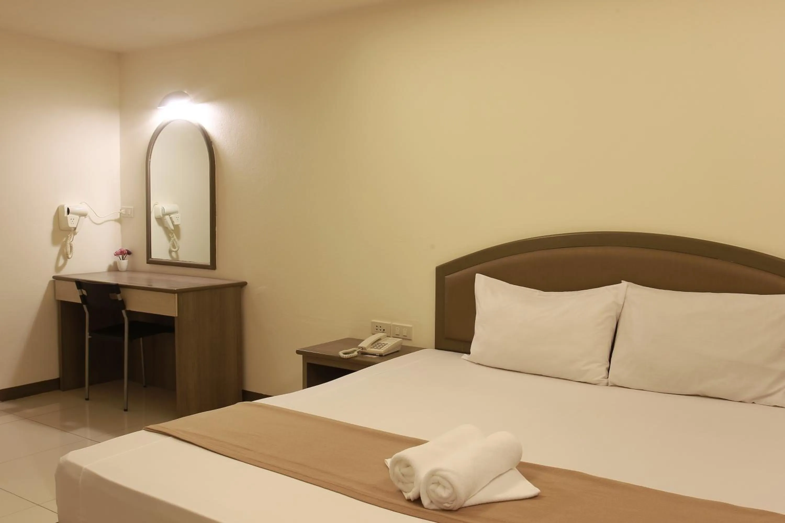 Bed in Lee Garden Bangkok