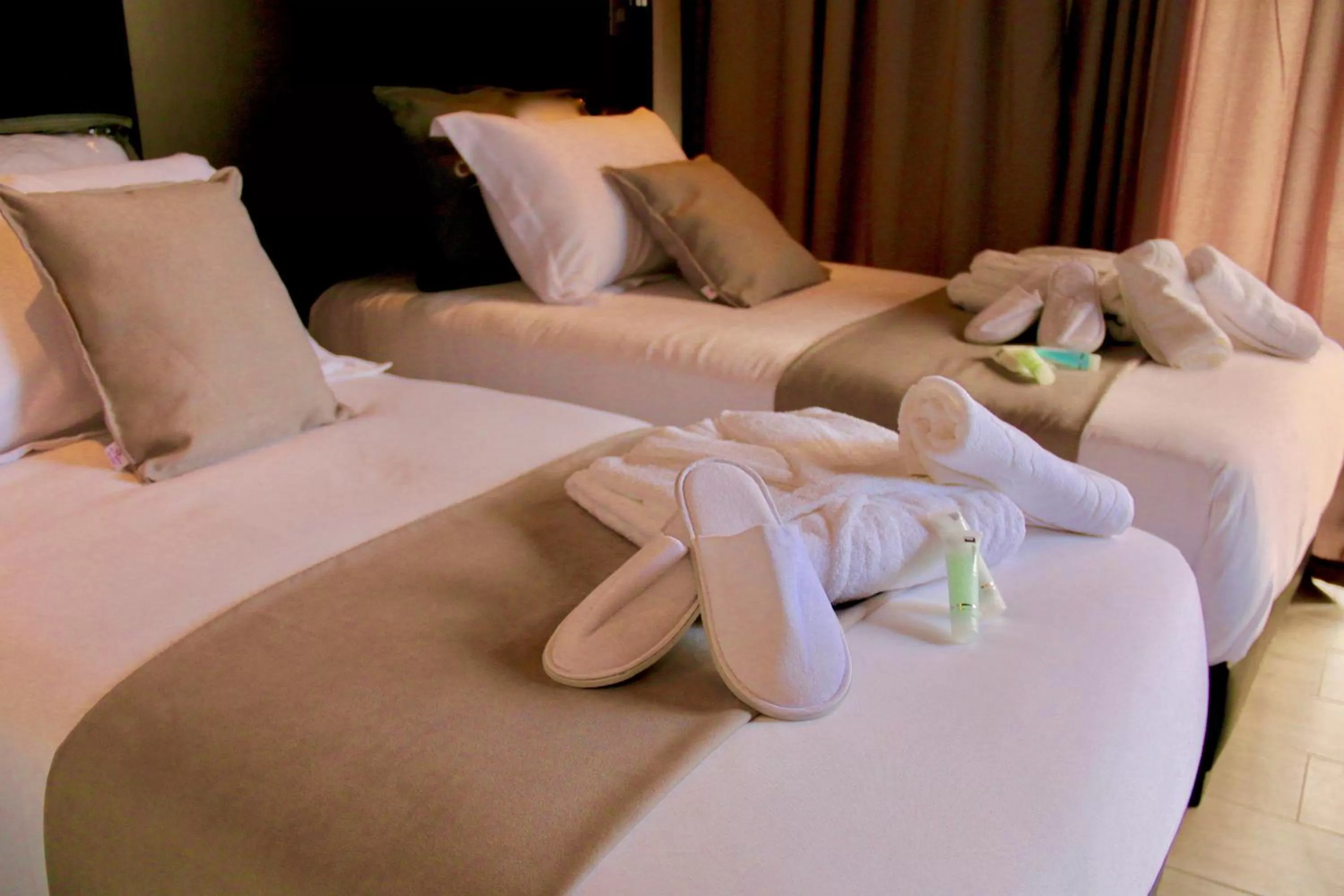 Bed in Calypso Home Oran