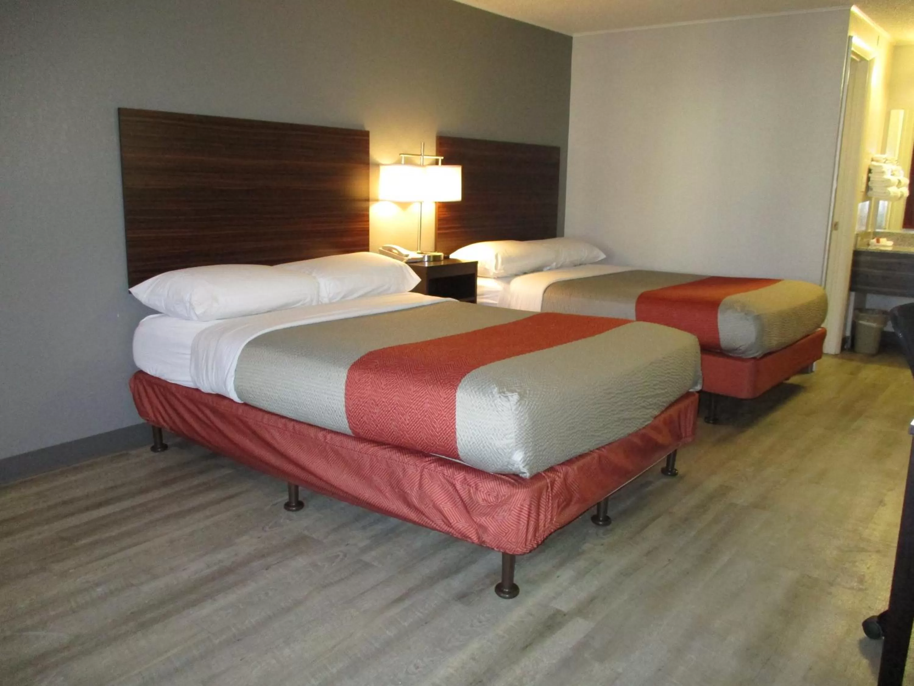 Bed in Travelodge by Wyndham Lansing